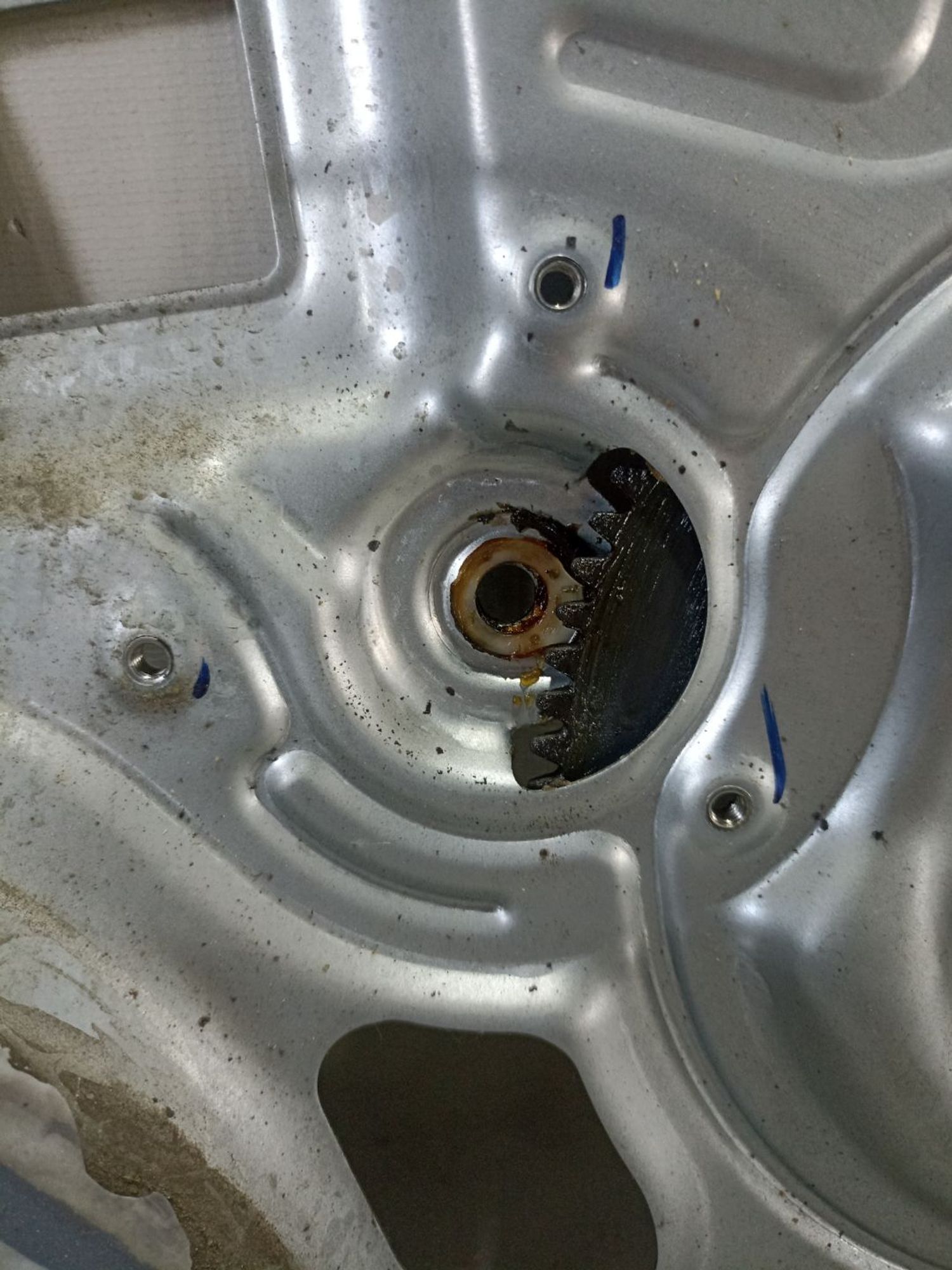 https://ycs.partsauto.market/partsauto-images/thmbs/userImages/0d5a73f363ec19ea8b7d8d6483ce4211/part/ed16894b-694a-4330-8105-3e7034b5ae83_1783498464388.jpg