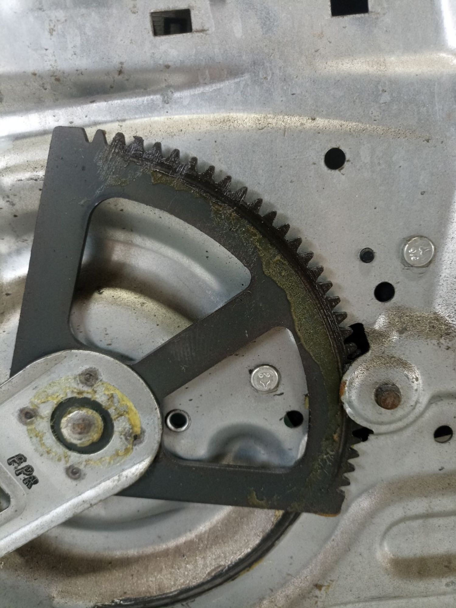 https://ycs.partsauto.market/partsauto-images/thmbs/userImages/0d5a73f363ec19ea8b7d8d6483ce4211/part/f56e9b7e-e44c-4260-b0b5-232703d8aacb_1783497854610.jpg