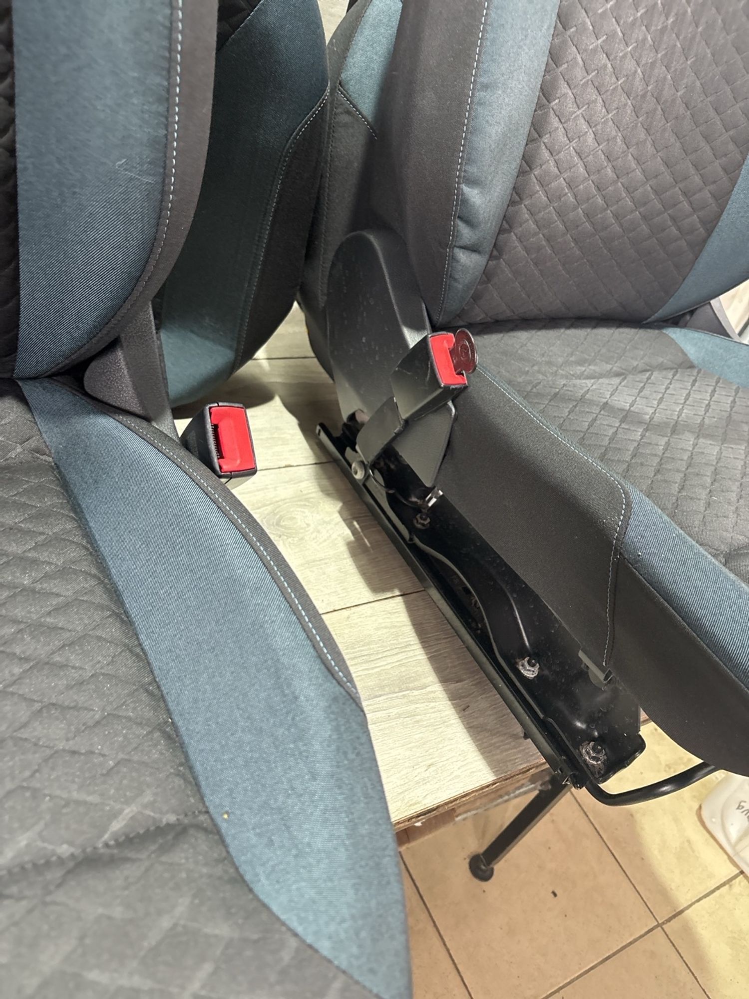 https://ycs.partsauto.market/partsauto-images/thmbs/userImages/0d5a73f363ec19ea8b7d8d6483ce4211/part/f96e46ba-636c-4fdf-816e-25b6dd7123b7_1781507138935.jpg