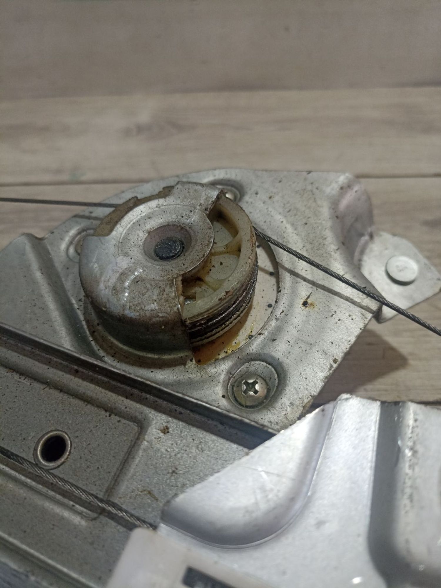 https://ycs.partsauto.market/partsauto-images/thmbs/userImages/0d5a73f363ec19ea8b7d8d6483ce4211/part/fae86562-e948-4d52-b948-185a29aba87f_1784017805630.jpg