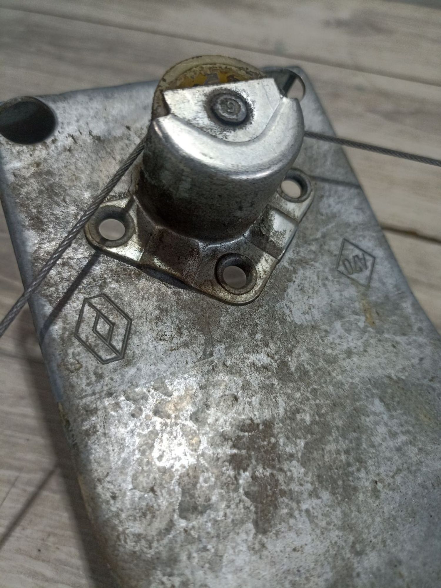 https://ycs.partsauto.market/partsauto-images/thmbs/userImages/0d5a73f363ec19ea8b7d8d6483ce4211/part/fd7c82e0-47d6-48f1-8515-ea8c4b30f6e8_1784034355347.jpg