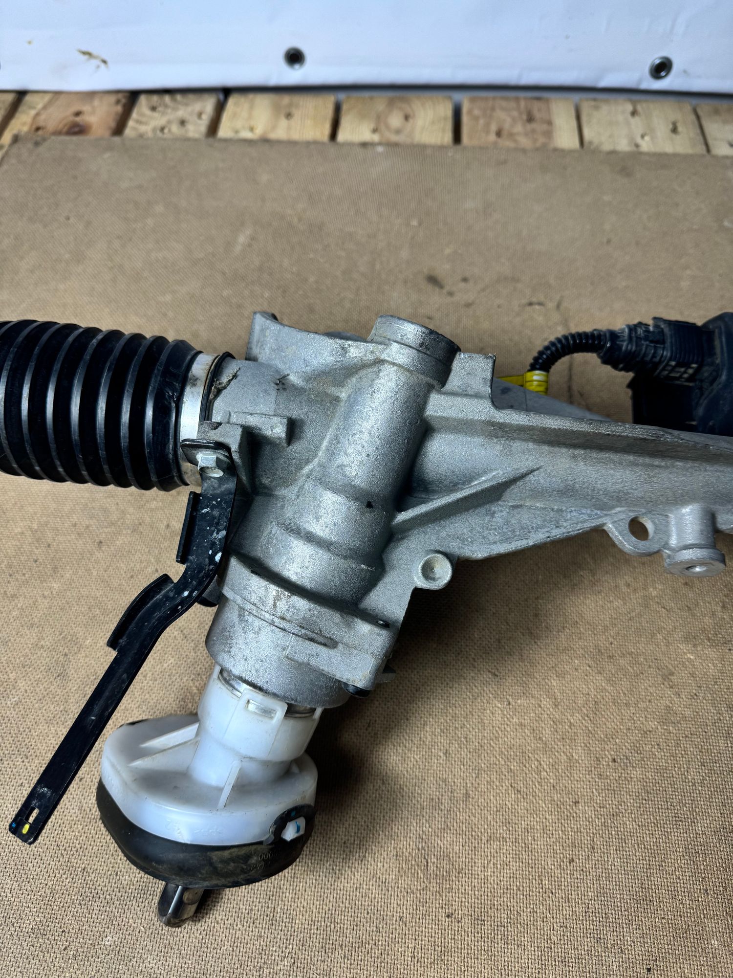 https://ycs.partsauto.market/partsauto-images/thmbs/userImages/184a1788b1ef29d1523366422912a882/part/0e2b387a-8f2b-4a99-a37d-d16de70dd891_1789299781329.jpg