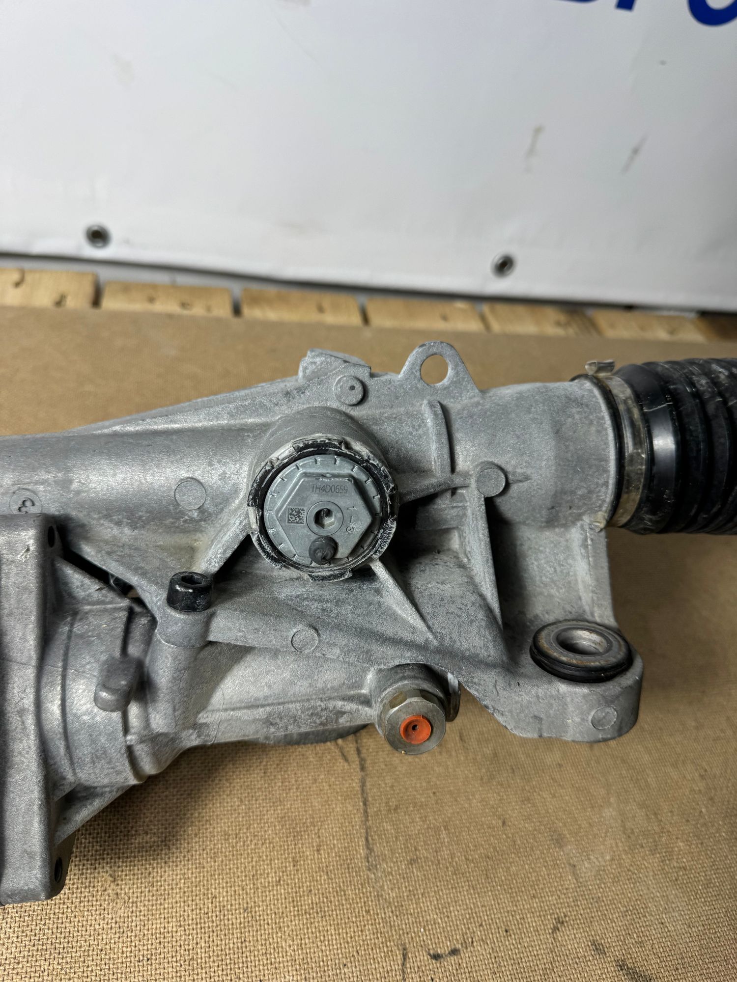 https://ycs.partsauto.market/partsauto-images/thmbs/userImages/184a1788b1ef29d1523366422912a882/part/187b86fe-5546-4fc0-9de2-aa24f540ae5c_1789298575058.jpg