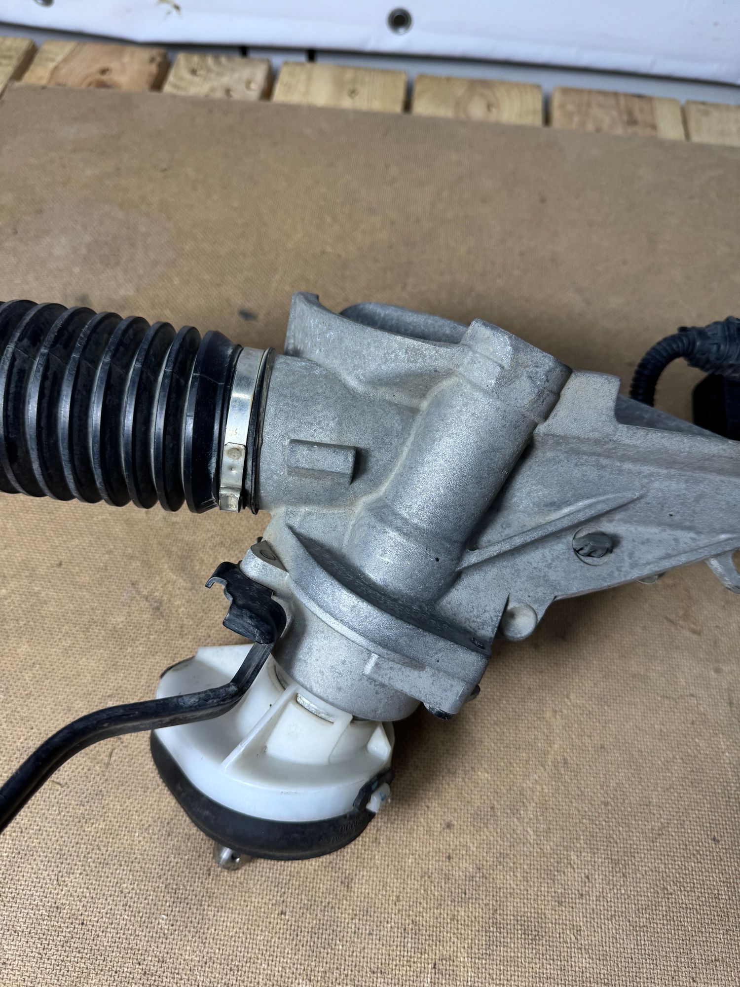 https://ycs.partsauto.market/partsauto-images/thmbs/userImages/184a1788b1ef29d1523366422912a882/part/3680bc27-a76b-43b7-b9f7-6ee4d6239cde_1789298579535.jpg