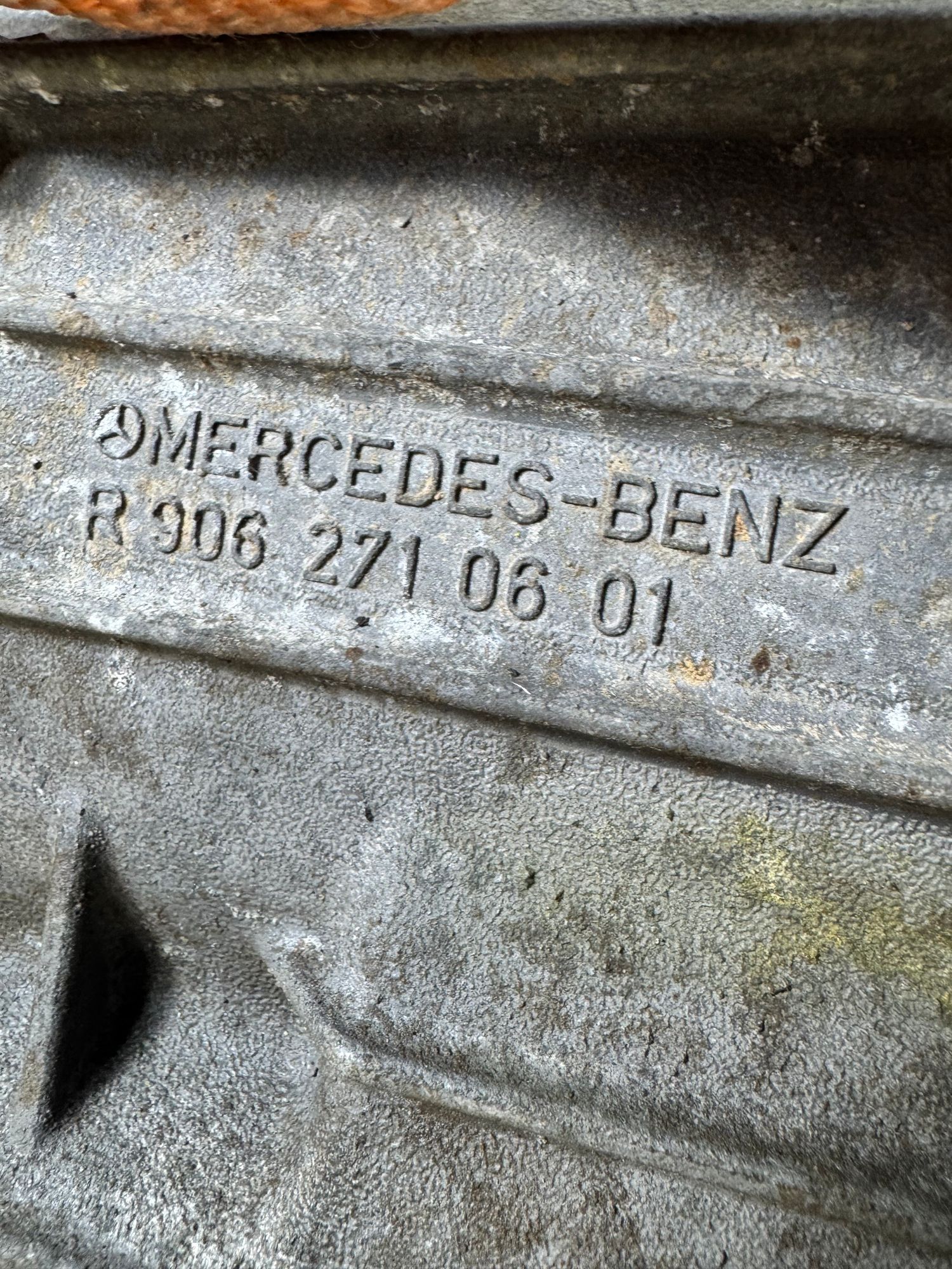 https://ycs.partsauto.market/partsauto-images/thmbs/userImages/184a1788b1ef29d1523366422912a882/part/4ded32bd-a1c5-4380-8d61-e5efa7a644fd_1789291410143.jpg
