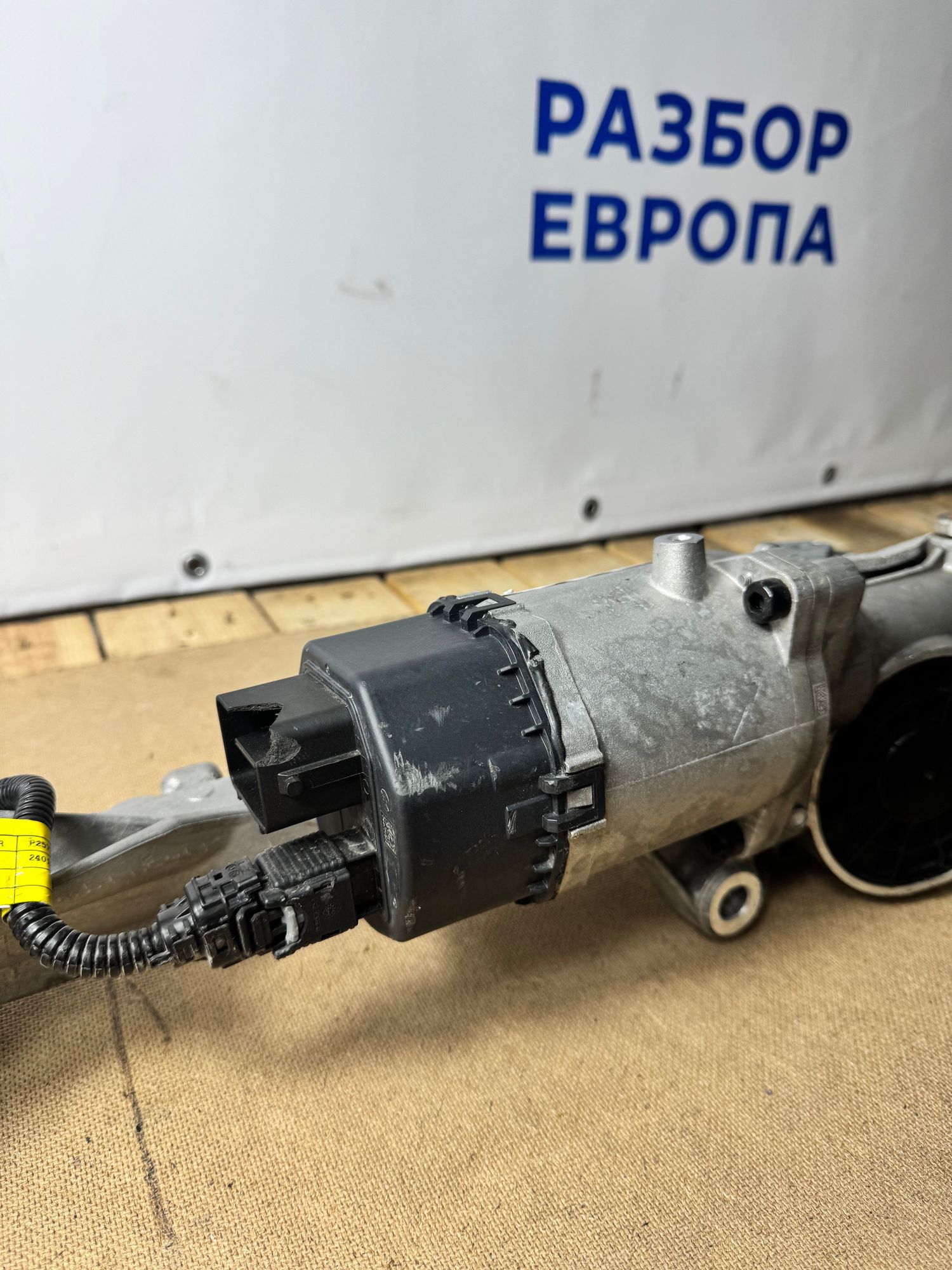 https://ycs.partsauto.market/partsauto-images/thmbs/userImages/184a1788b1ef29d1523366422912a882/part/5aa3cf4d-a023-4ff4-800f-1486f893b105_1789299779598.jpg