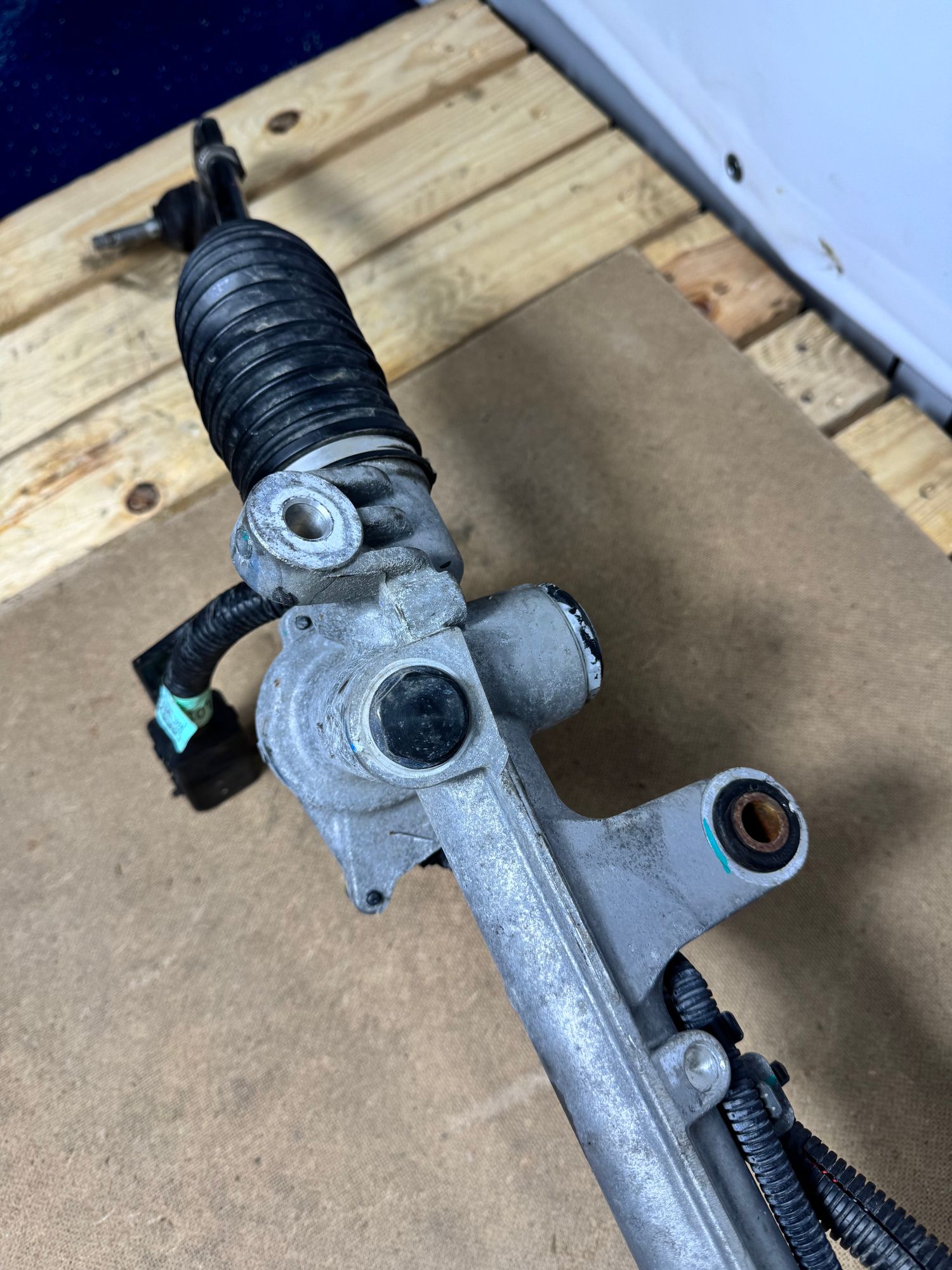 https://ycs.partsauto.market/partsauto-images/thmbs/userImages/184a1788b1ef29d1523366422912a882/part/7c6ce8f0-017d-40c8-b4d9-4c595c141ea0_1789299165391.jpg