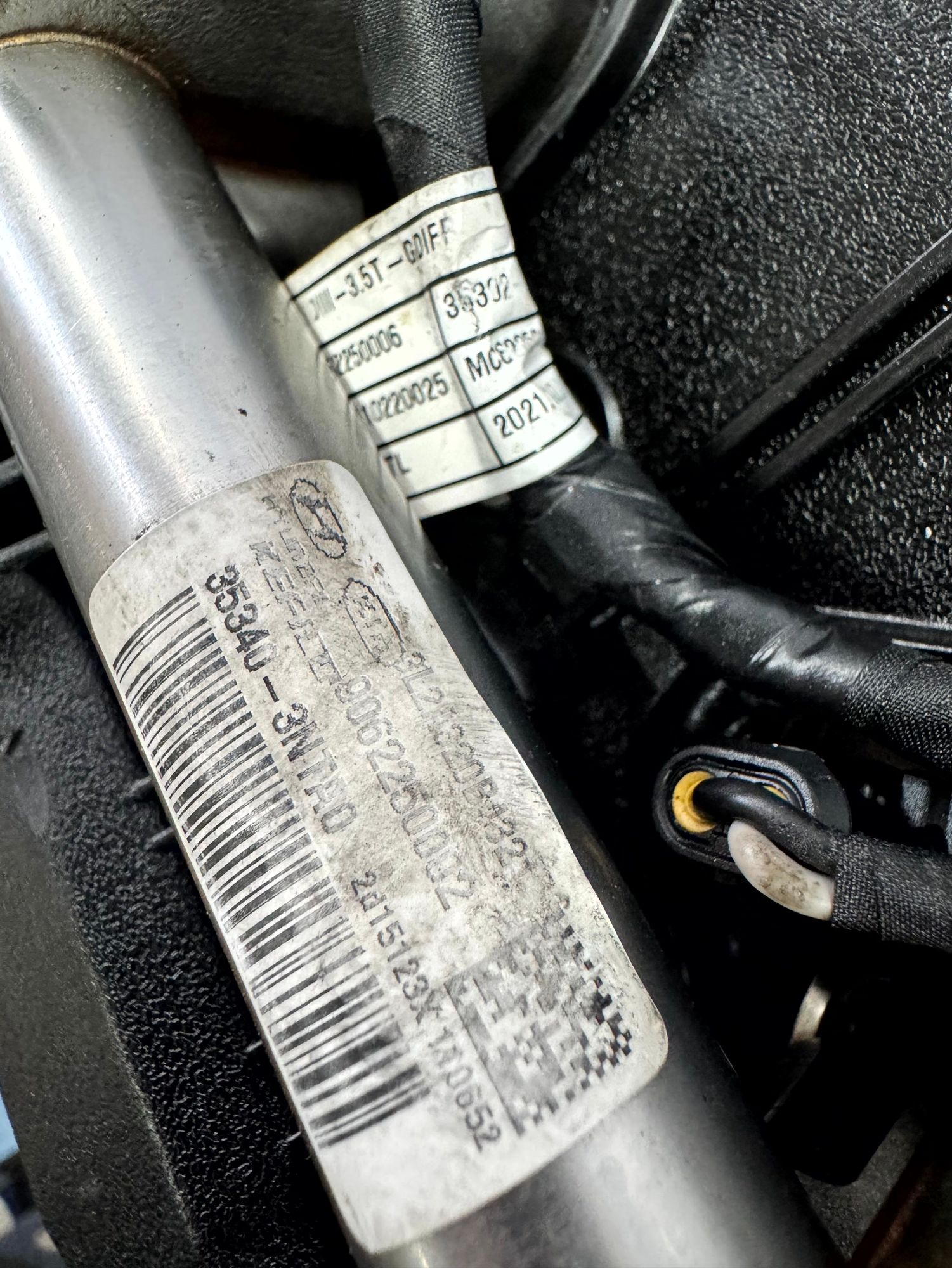https://ycs.partsauto.market/partsauto-images/thmbs/userImages/184a1788b1ef29d1523366422912a882/part/b1cf2c10-92e0-4c04-8a70-ce6f79d99522_1788342086958.jpg