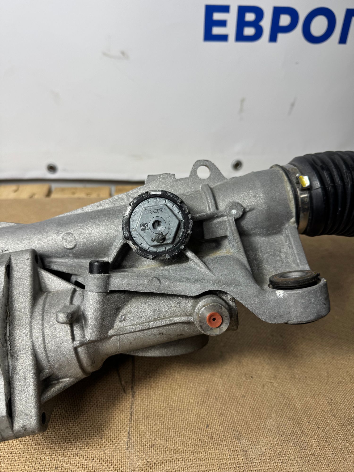 https://ycs.partsauto.market/partsauto-images/thmbs/userImages/184a1788b1ef29d1523366422912a882/part/c79d44c9-ab17-42d0-86f5-756c37a7c998_1789297510309.jpg