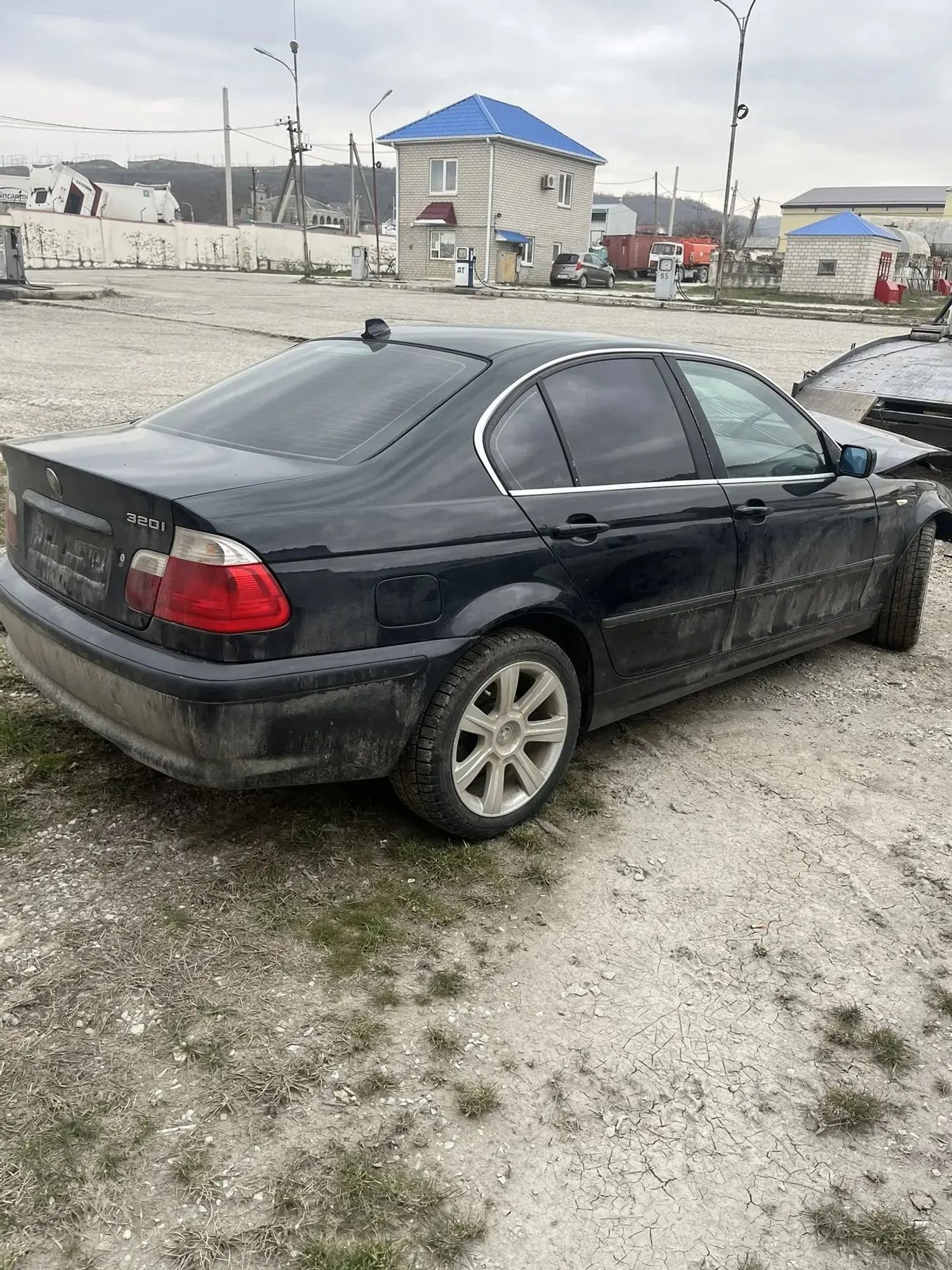 https://ycs.partsauto.market/partsauto-images/thmbs/userImages/1bf712eea6522467ebc9f620e3ae6eb6/car/953963b8-1950-43df-af71-eec0328ea2df_1781012437726.jpg