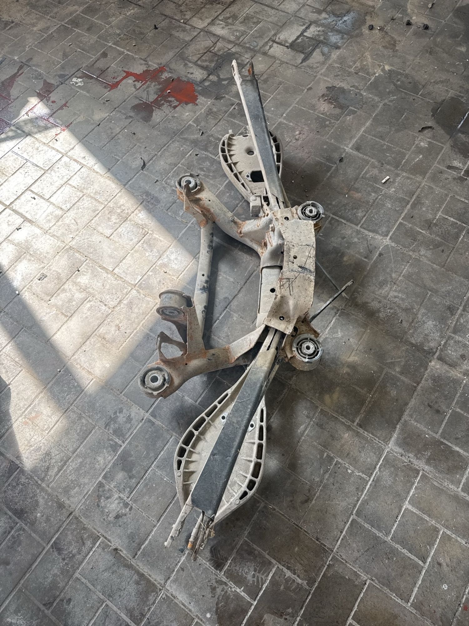 https://ycs.partsauto.market/partsauto-images/thmbs/userImages/1bf712eea6522467ebc9f620e3ae6eb6/part/074479de-0f4a-4e56-9893-cf636cbf386f_1785155185262.jpg