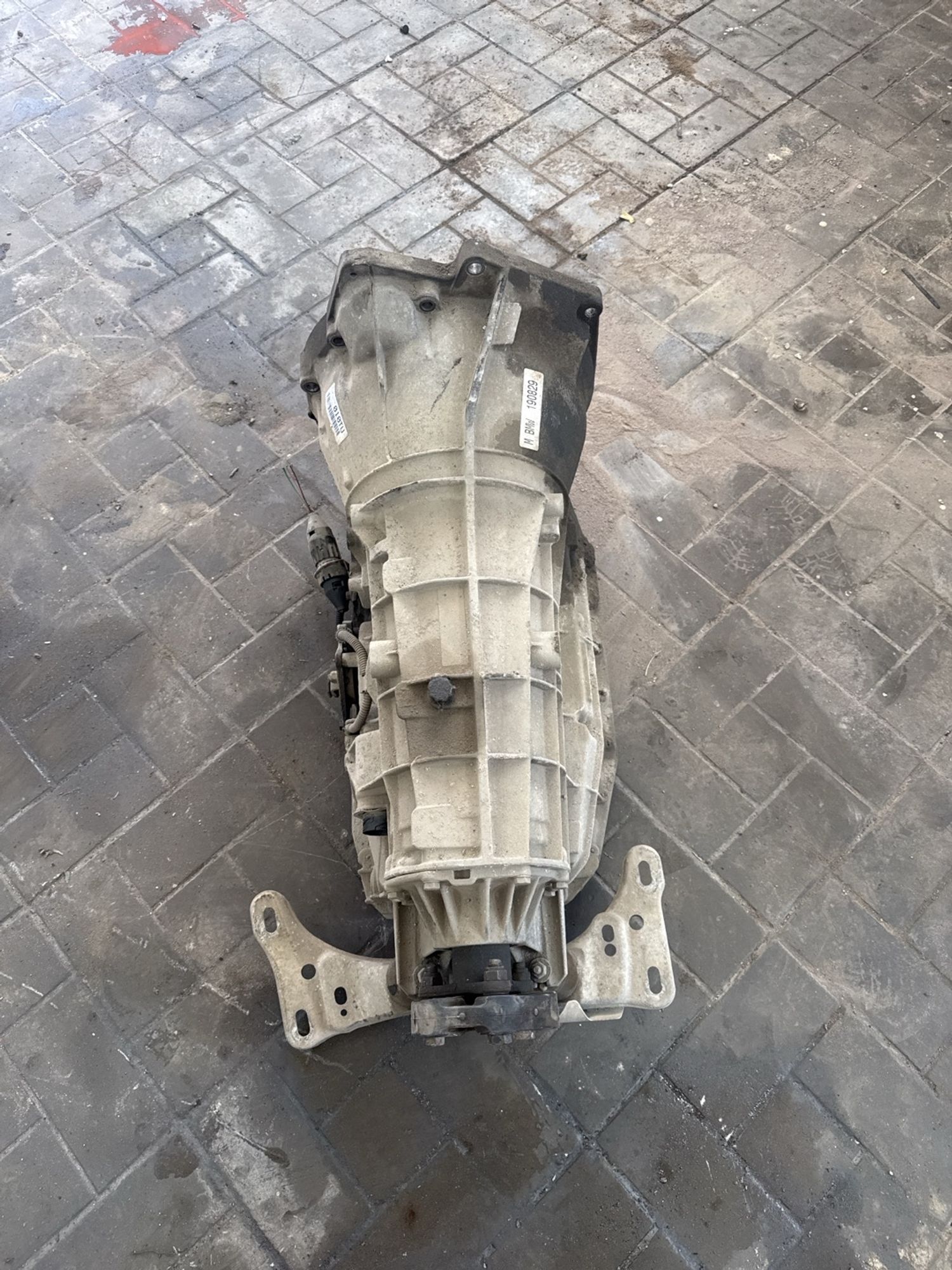 https://ycs.partsauto.market/partsauto-images/thmbs/userImages/1bf712eea6522467ebc9f620e3ae6eb6/part/40d5f4dd-4d16-4334-b821-181e5595f9ee_1785155352252.jpg