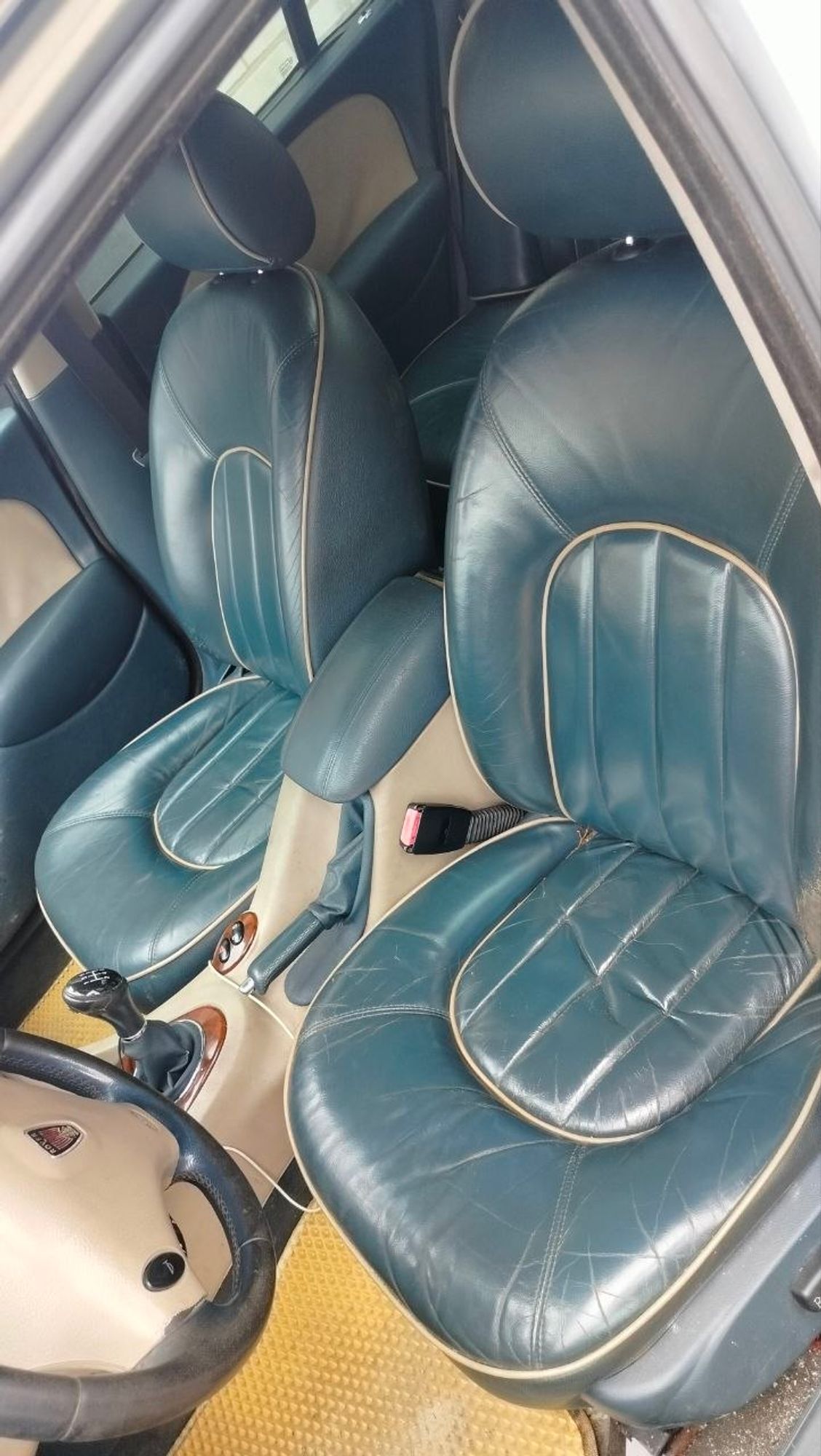 https://ycs.partsauto.market/partsauto-images/thmbs/userImages/1f817407dabcad2ed99afbaebcb7863e/car/4ef02533-eab8-491e-a695-84396abe3086_1776078938498.jpg