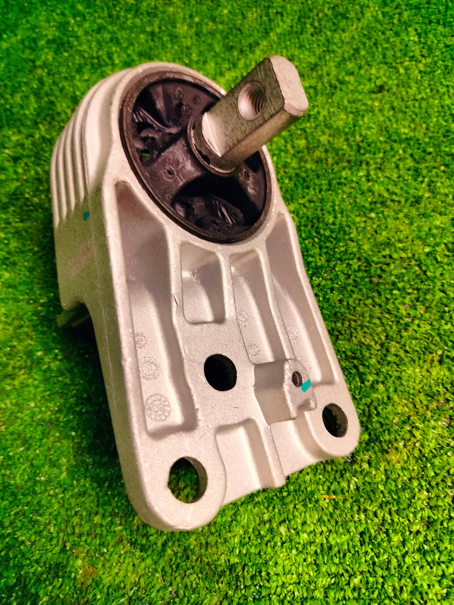 https://ycs.partsauto.market/partsauto-images/thmbs/userImages/1f817407dabcad2ed99afbaebcb7863e/part/1a0d4aaf-3895-4f58-9ed1-a0c12c2ded98_1785760533155.jpg