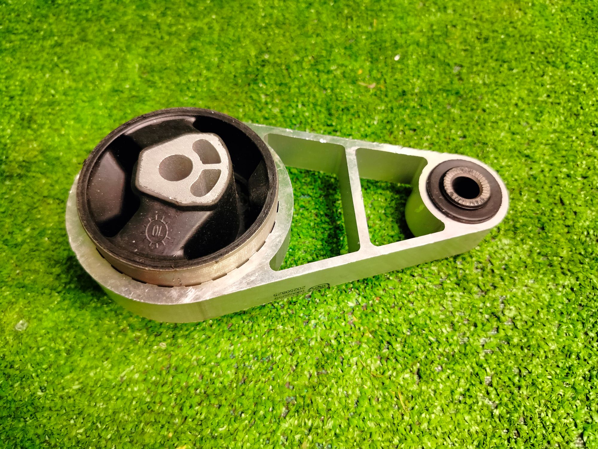 https://ycs.partsauto.market/partsauto-images/thmbs/userImages/1f817407dabcad2ed99afbaebcb7863e/part/2e06b867-0bd4-4e9b-9ea1-4b130944ce1b_1785761532884.jpg