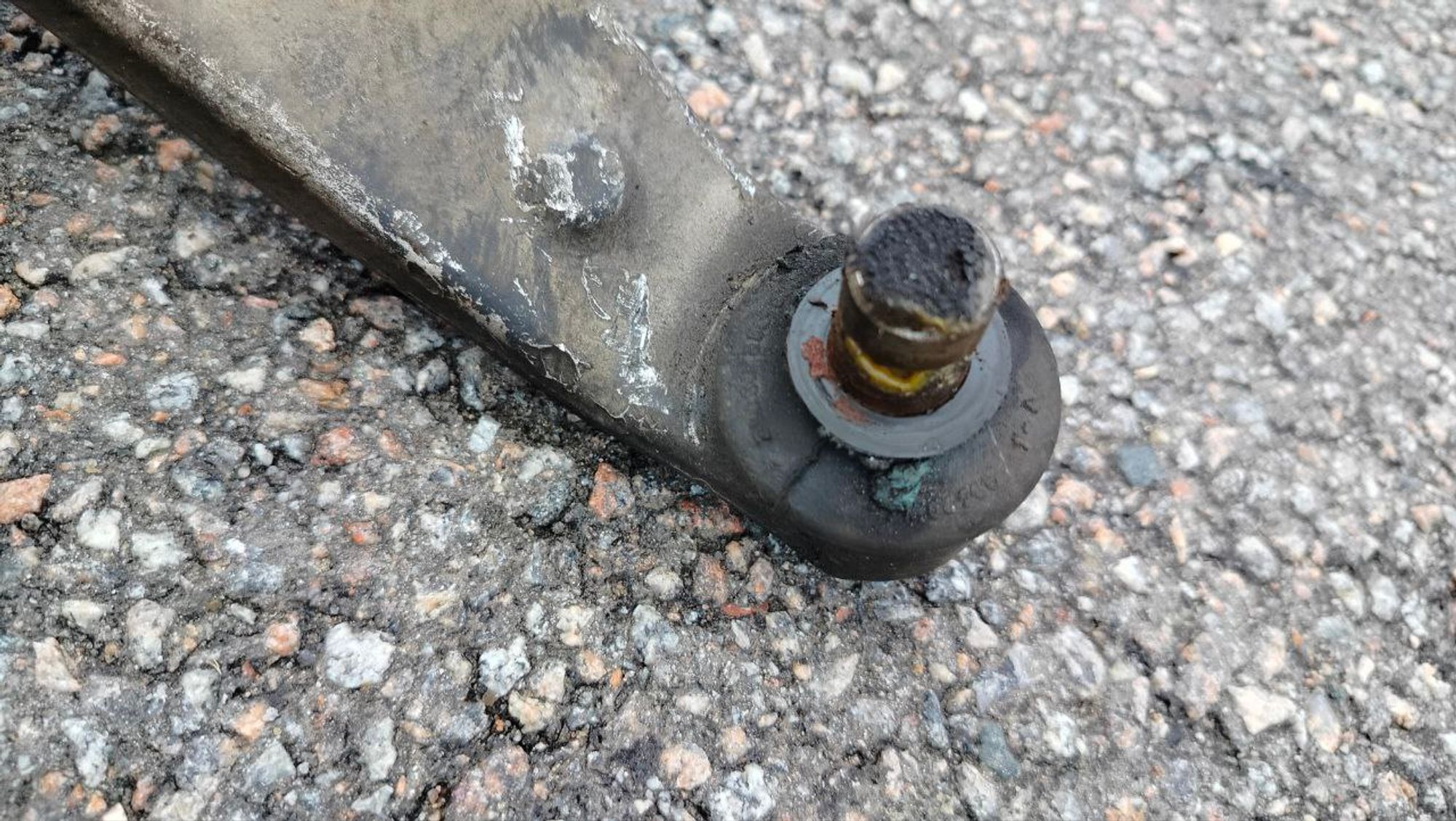 https://ycs.partsauto.market/partsauto-images/thmbs/userImages/1f817407dabcad2ed99afbaebcb7863e/part/35b8fc88-1606-4757-a28b-5ebd7e333468_1731351882022.jpg