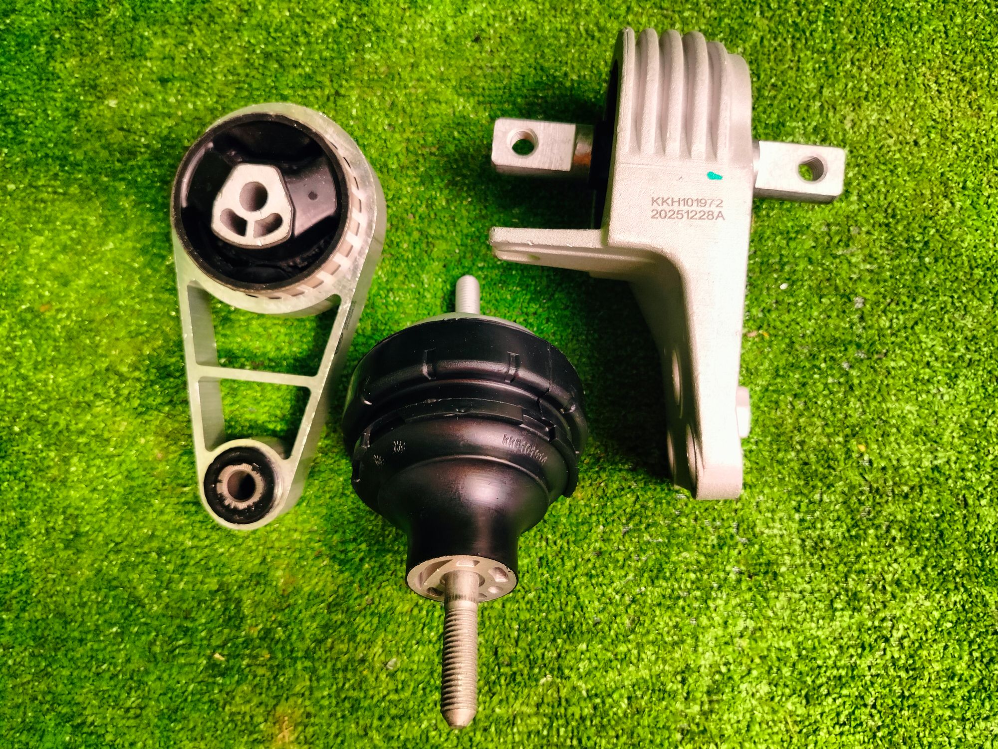 https://ycs.partsauto.market/partsauto-images/thmbs/userImages/1f817407dabcad2ed99afbaebcb7863e/part/763ed623-0ae4-43c2-87b8-a96a4303a6ba_1785762341392.jpg