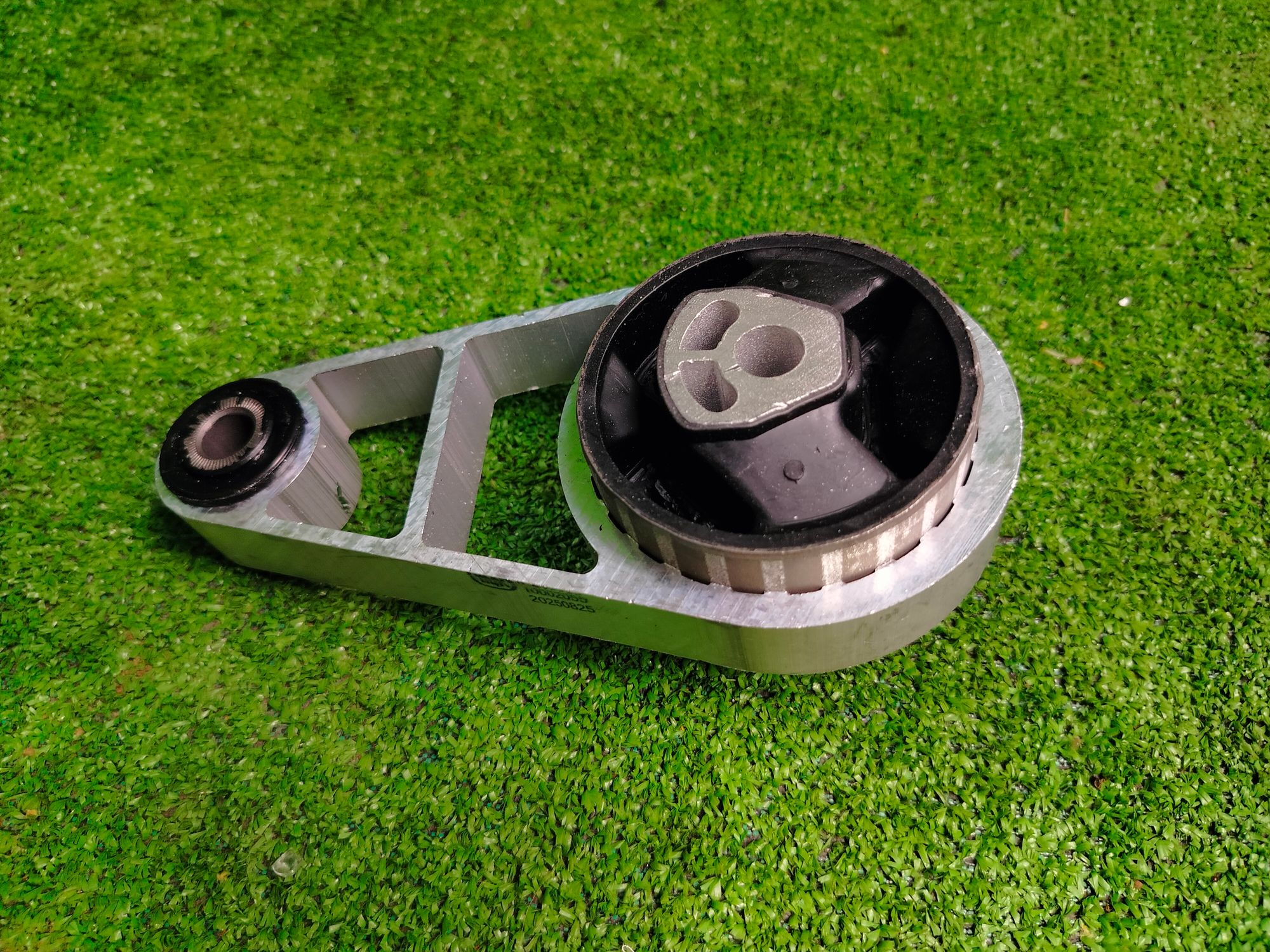 https://ycs.partsauto.market/partsauto-images/thmbs/userImages/1f817407dabcad2ed99afbaebcb7863e/part/9ce2b4f7-f0ae-43f4-8945-3c0413c89341_1785761554116.jpg