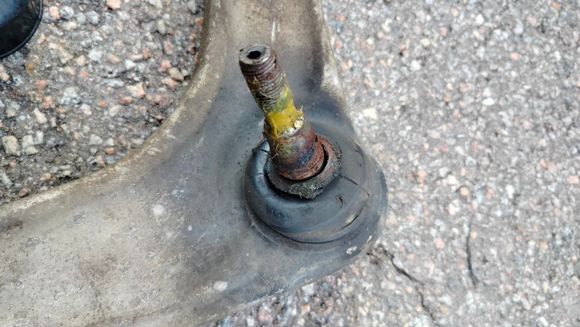 https://ycs.partsauto.market/partsauto-images/thmbs/userImages/1f817407dabcad2ed99afbaebcb7863e/part/b0846a81-bd70-46cd-8cb3-dbe2c0901a98_1731351634989.jpg