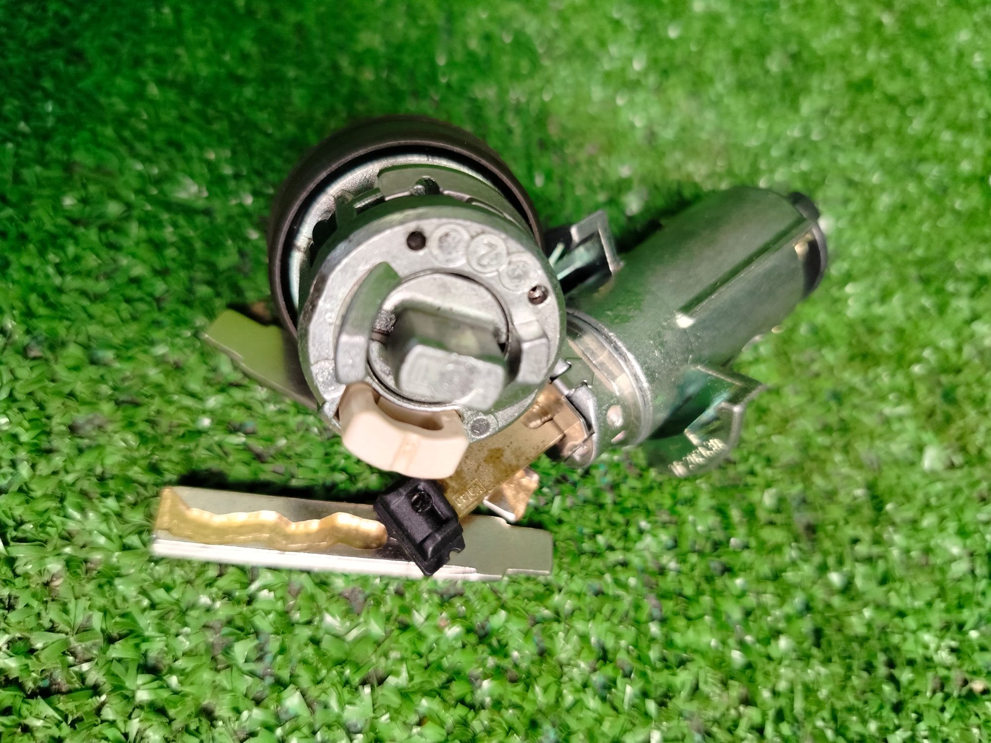 https://ycs.partsauto.market/partsauto-images/thmbs/userImages/1f817407dabcad2ed99afbaebcb7863e/part/ef7de844-24f9-44f1-bafe-5de710bb072d_1785768589076.jpg