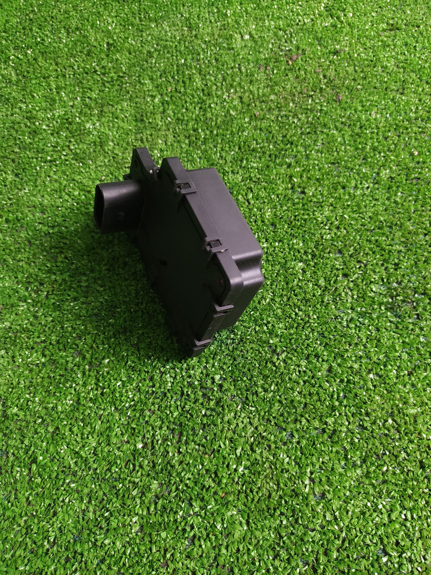 https://ycs.partsauto.market/partsauto-images/thmbs/userImages/1f817407dabcad2ed99afbaebcb7863e/part/f7ccf6c1-bf03-4aa8-a151-bd09dc07e5a8_1782890491549.jpg