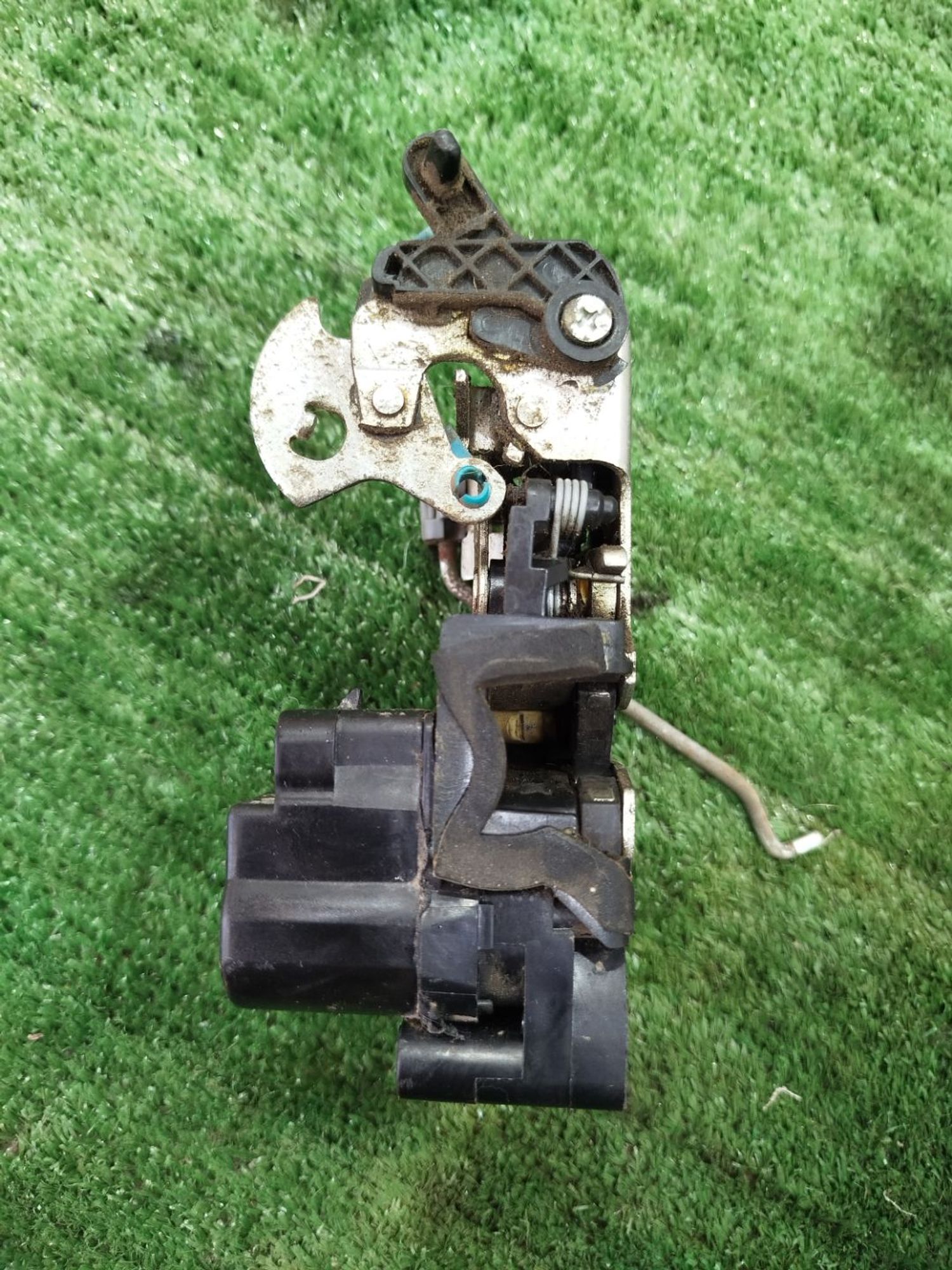 https://ycs.partsauto.market/partsauto-images/thmbs/userImages/2083c2a62fd034e59038f15de4c6b061/part/014641eb-def4-4202-b435-938da8e2eeb0_1780054217809.jpg