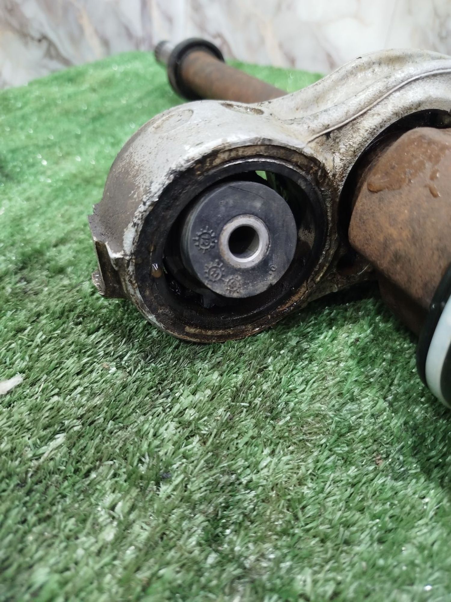 https://ycs.partsauto.market/partsauto-images/thmbs/userImages/2083c2a62fd034e59038f15de4c6b061/part/054c0b8f-6926-4f74-9cfd-f65f25d03298_1779125969080.jpg