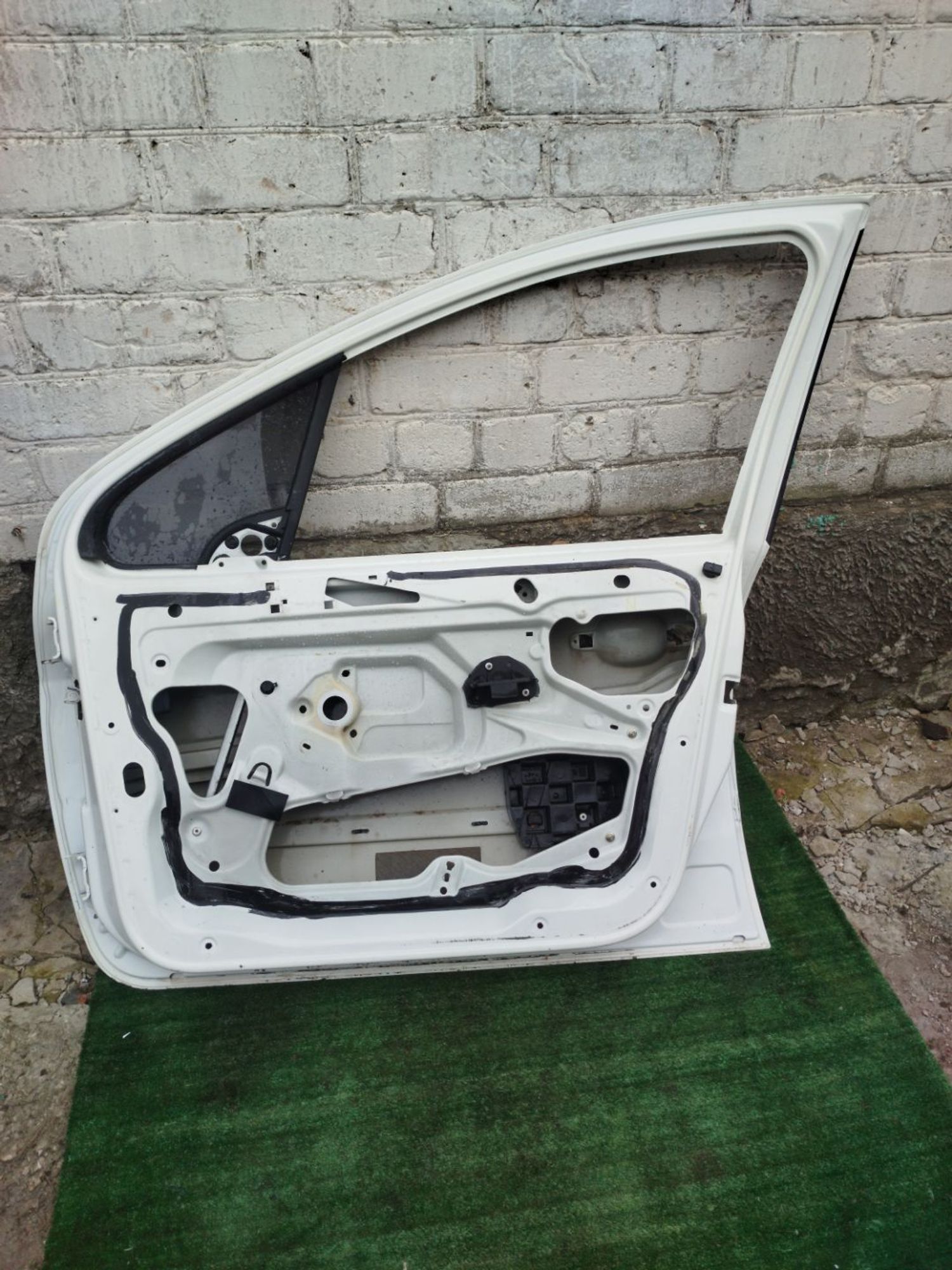 https://ycs.partsauto.market/partsauto-images/thmbs/userImages/2083c2a62fd034e59038f15de4c6b061/part/06adc53b-86fa-4f9c-9e88-692c559bda3e_1779369687849.jpg