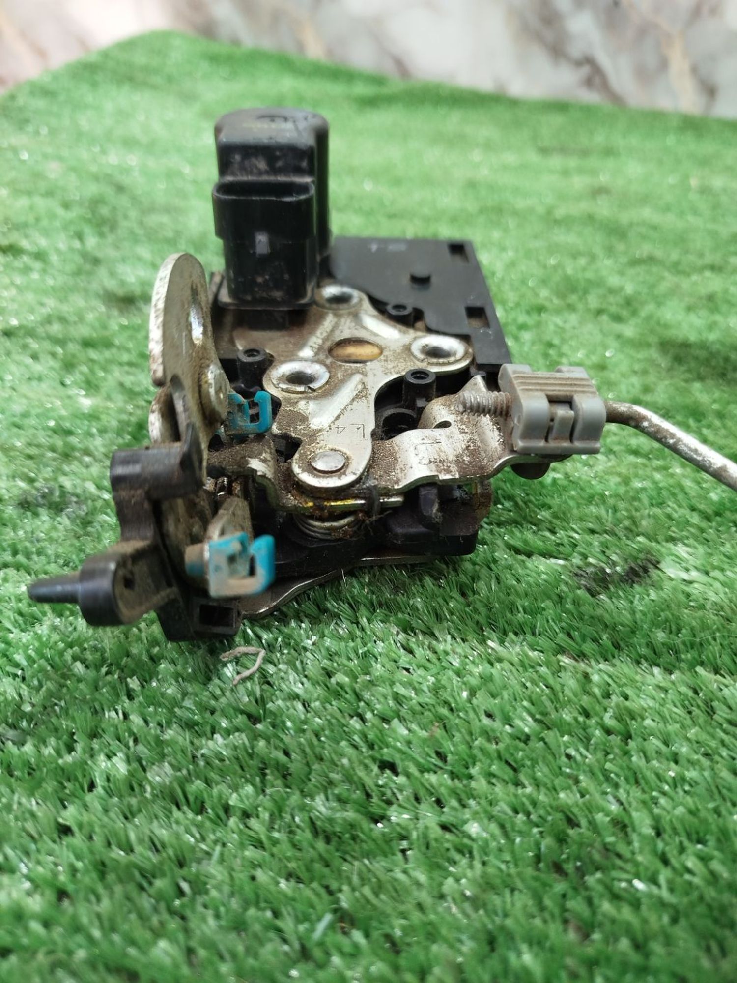 https://ycs.partsauto.market/partsauto-images/thmbs/userImages/2083c2a62fd034e59038f15de4c6b061/part/0cb9b856-98e8-4931-8196-f5680983fbf9_1780054220396.jpg