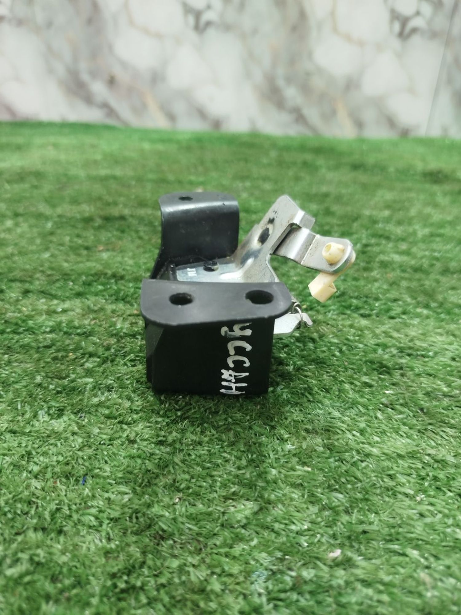 https://ycs.partsauto.market/partsauto-images/thmbs/userImages/2083c2a62fd034e59038f15de4c6b061/part/13311c56-2316-49e9-9576-df1f517c21d1_1784808242962.jpg
