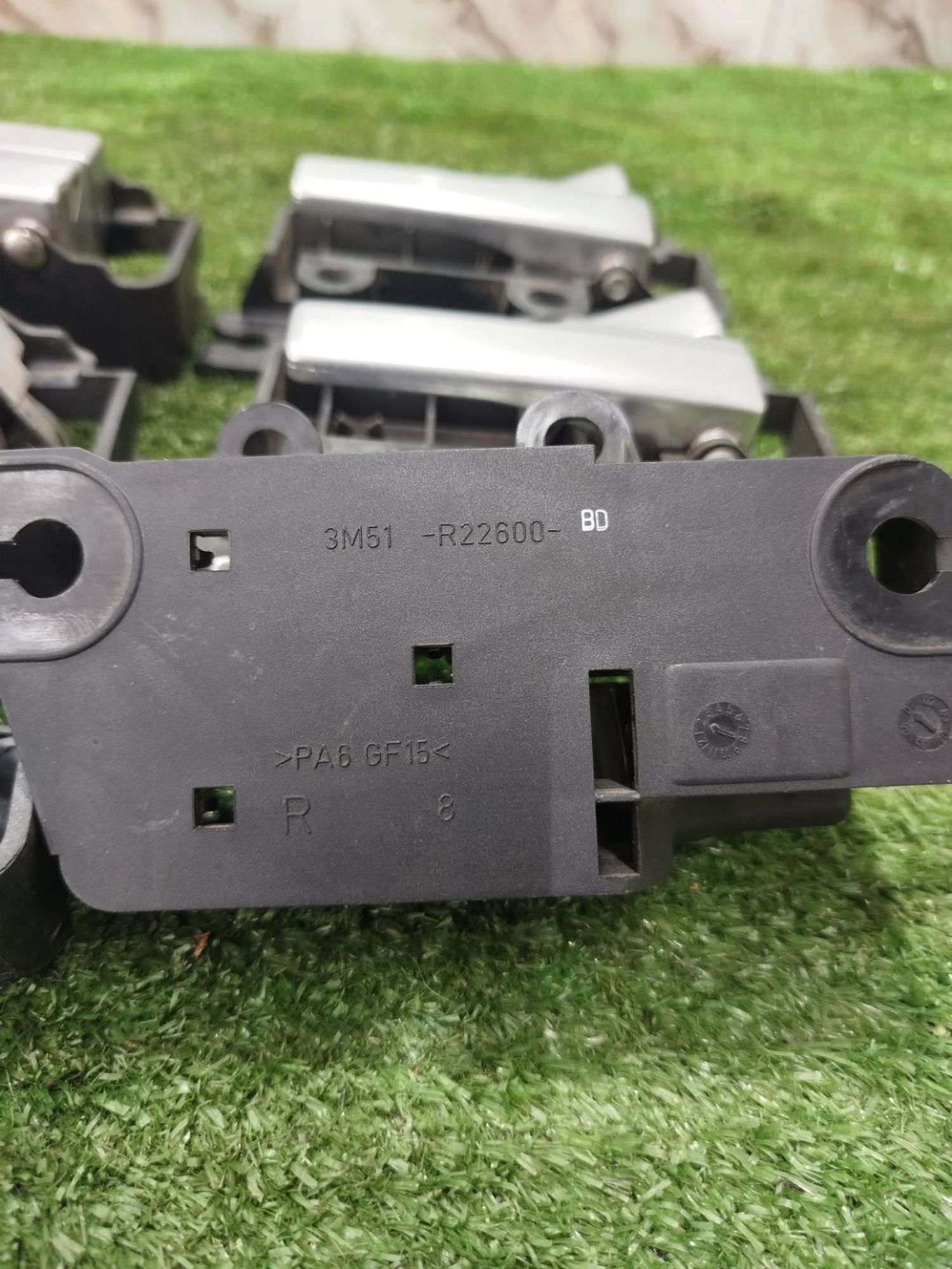 https://ycs.partsauto.market/partsauto-images/thmbs/userImages/2083c2a62fd034e59038f15de4c6b061/part/14d676a5-d774-4c2b-bf6f-1e317b5c4c4e_1785674834599.jpg