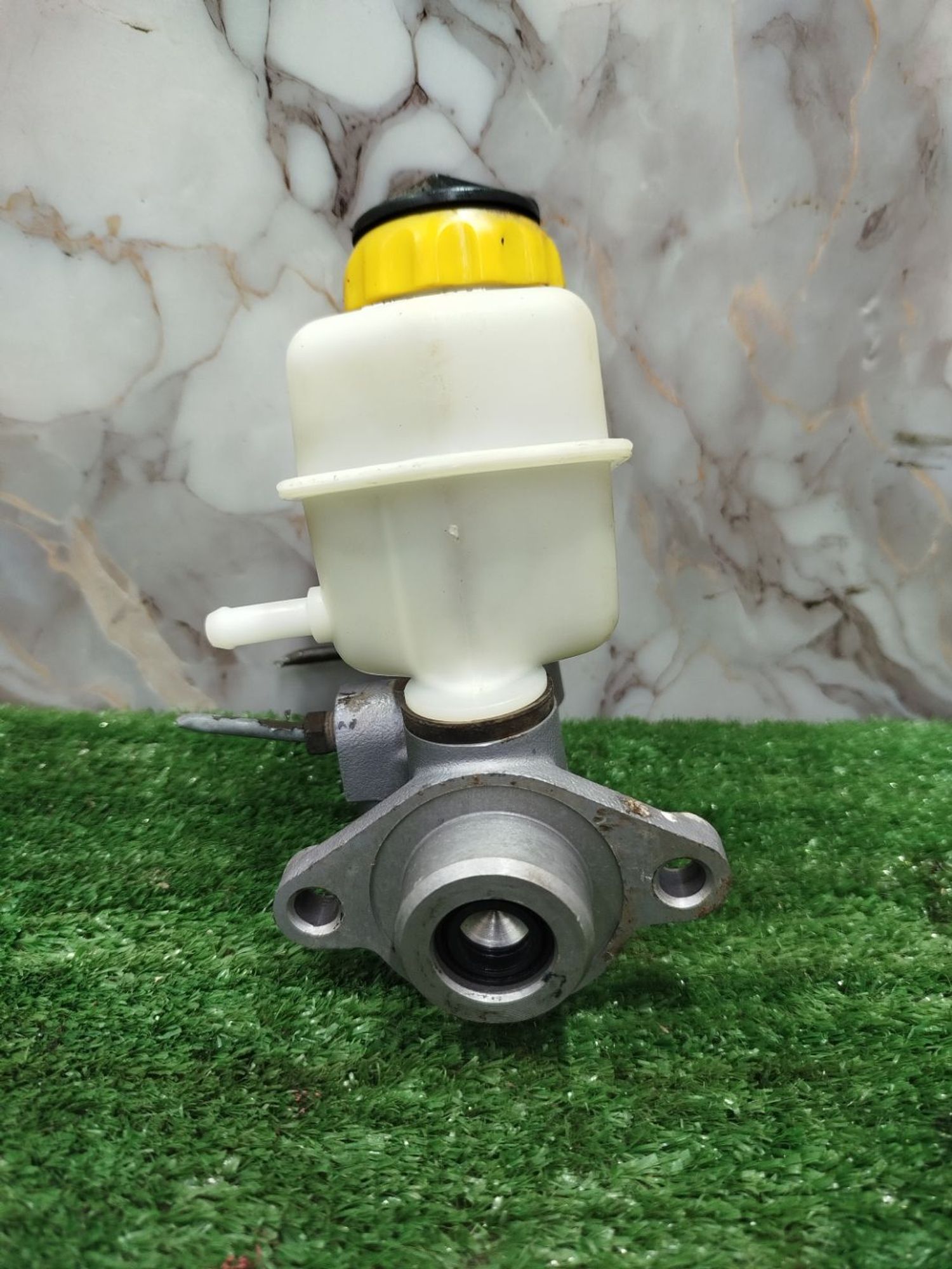 https://ycs.partsauto.market/partsauto-images/thmbs/userImages/2083c2a62fd034e59038f15de4c6b061/part/1611e46e-2492-426b-8e64-60a5d0aba909_1781086487223.jpg