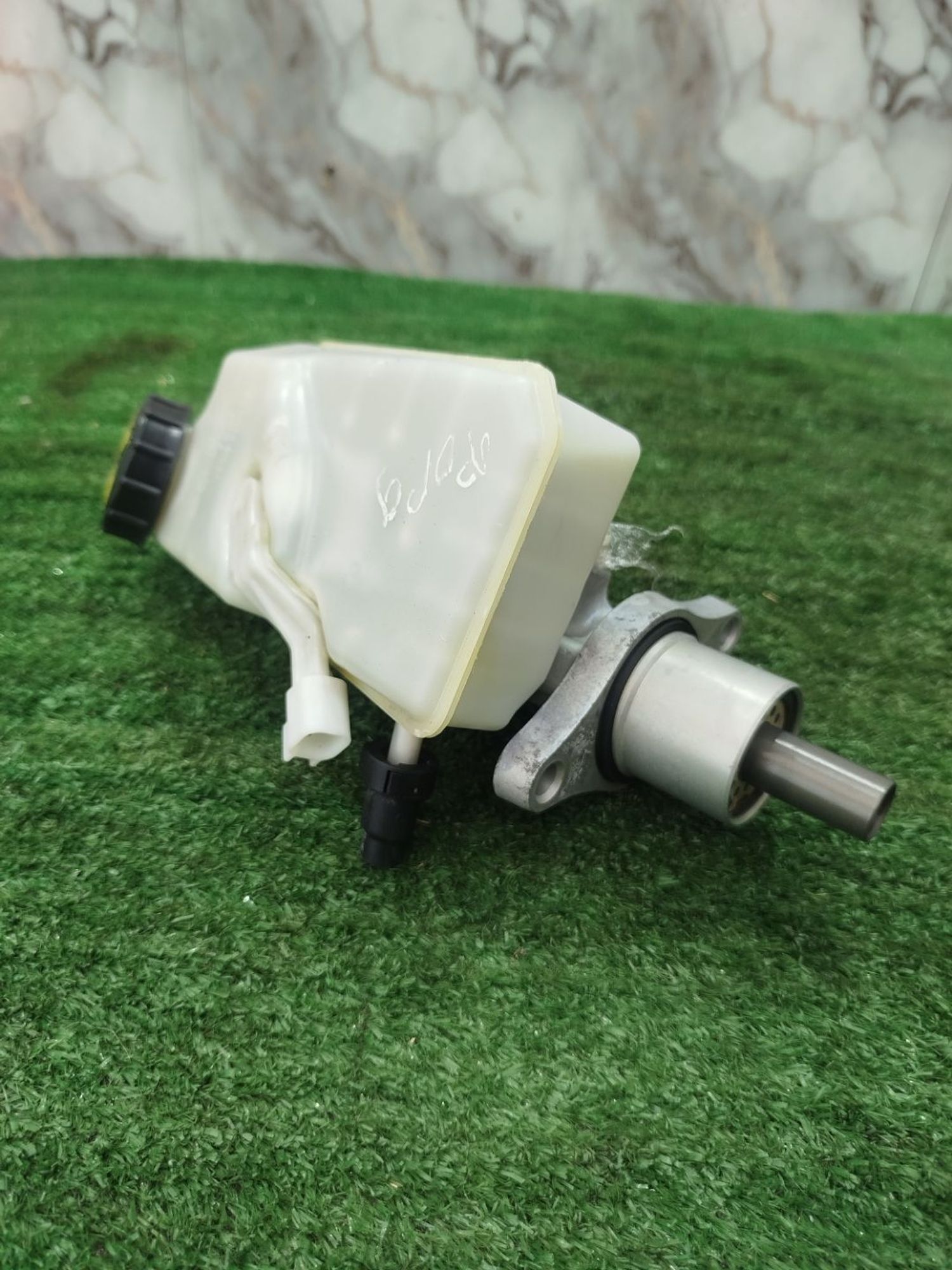 https://ycs.partsauto.market/partsauto-images/thmbs/userImages/2083c2a62fd034e59038f15de4c6b061/part/17709691-bcfa-447a-a2d3-d95d6fad2042_1785750063401.jpg
