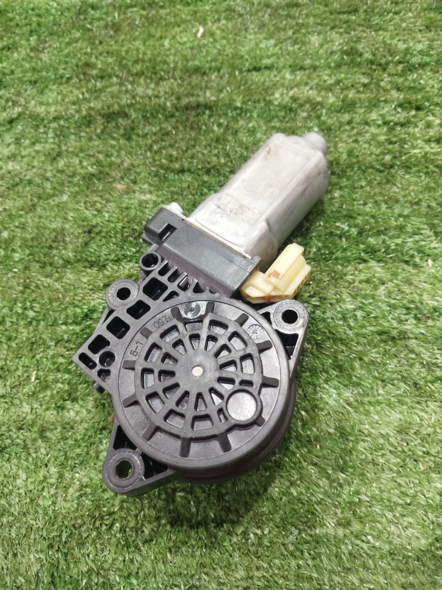 https://ycs.partsauto.market/partsauto-images/thmbs/userImages/2083c2a62fd034e59038f15de4c6b061/part/1bf0ce3e-e559-4162-b6d7-c175b85f4908_1784809896006.jpg
