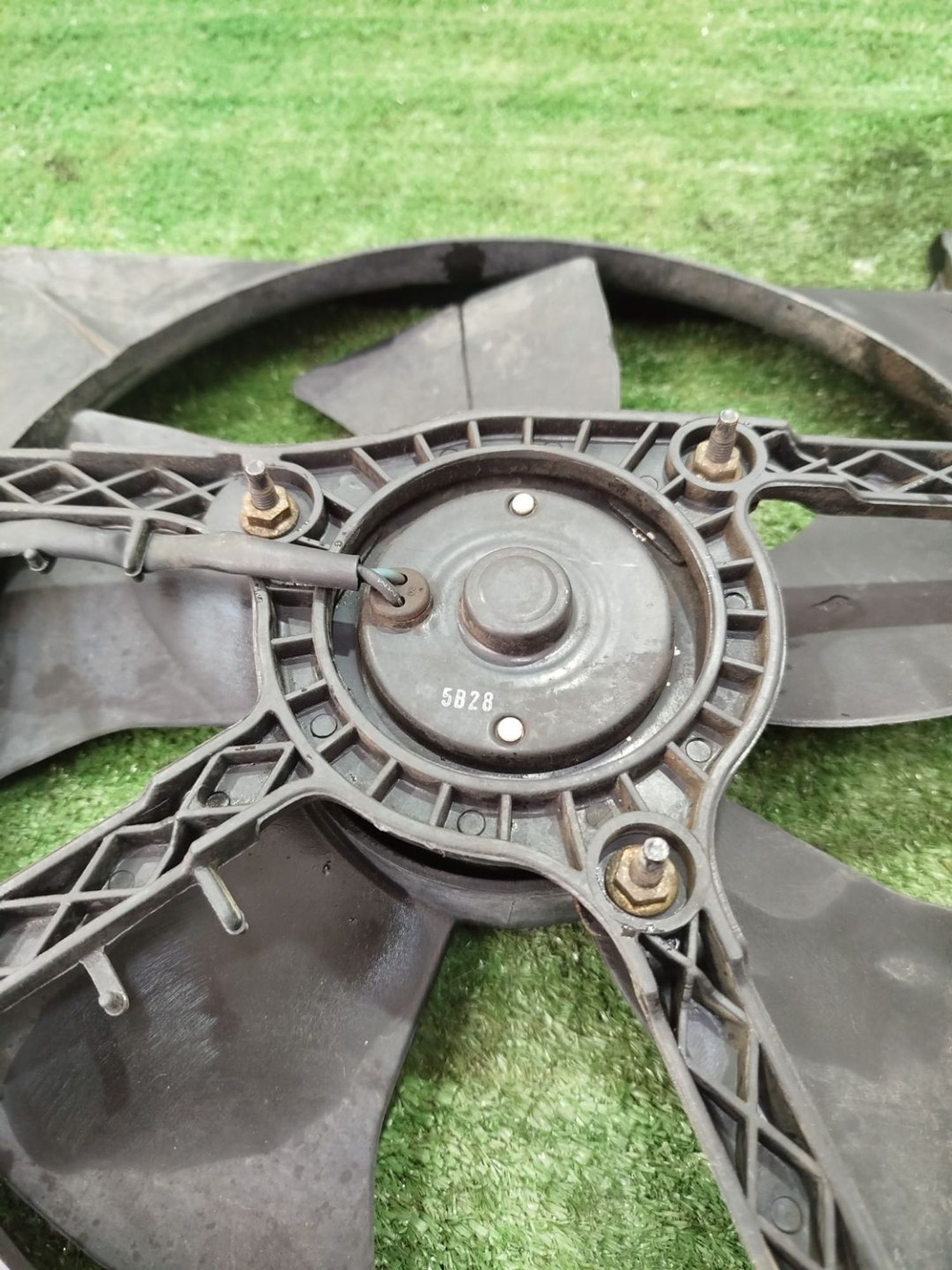 https://ycs.partsauto.market/partsauto-images/thmbs/userImages/2083c2a62fd034e59038f15de4c6b061/part/1db78e8f-f3a4-4f43-8e41-ea0e969382b3_1782077769579.jpg