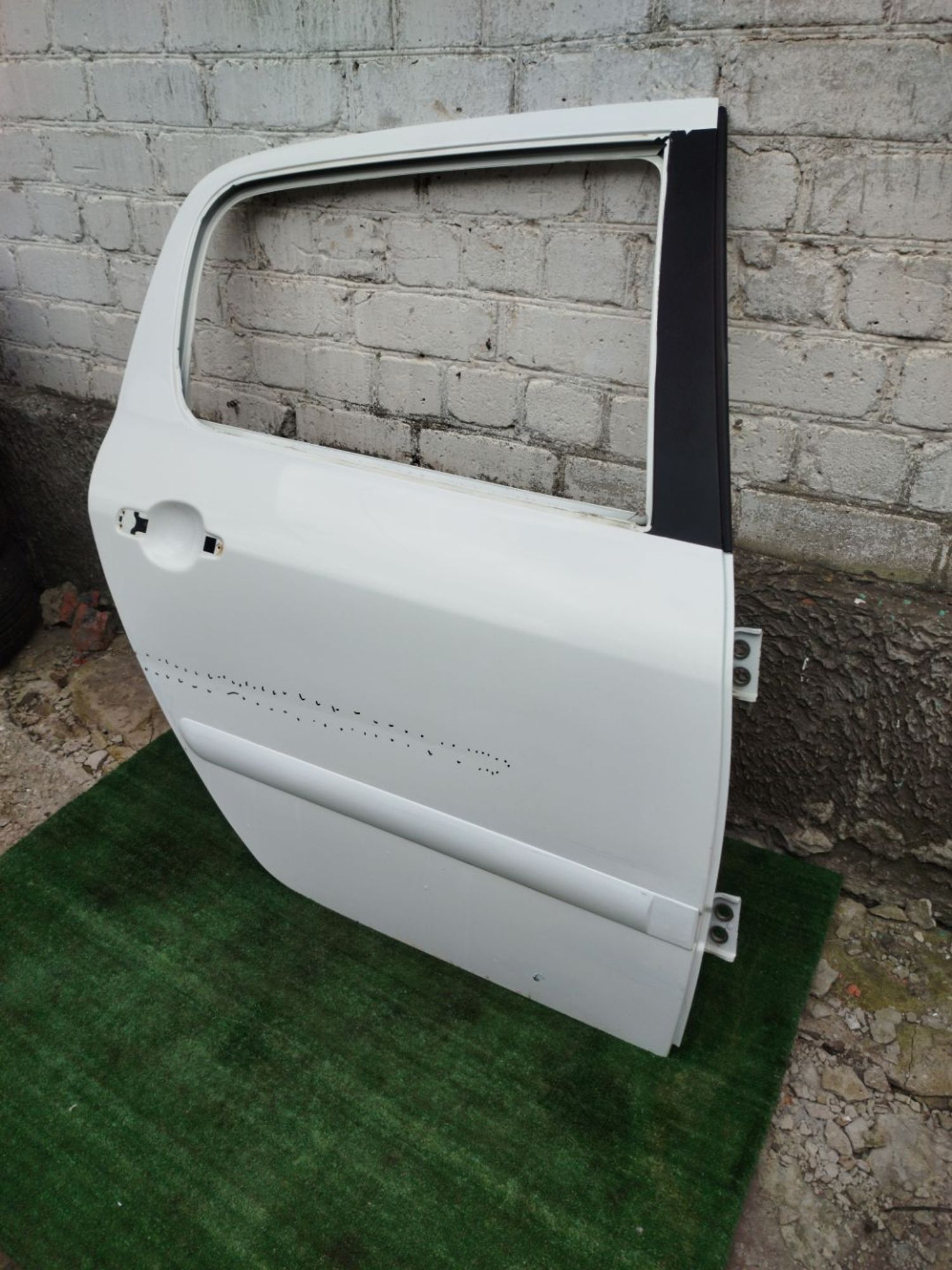 https://ycs.partsauto.market/partsauto-images/thmbs/userImages/2083c2a62fd034e59038f15de4c6b061/part/1dda35af-aa8b-439b-a315-ca4ce438c11f_1779369925410.jpg
