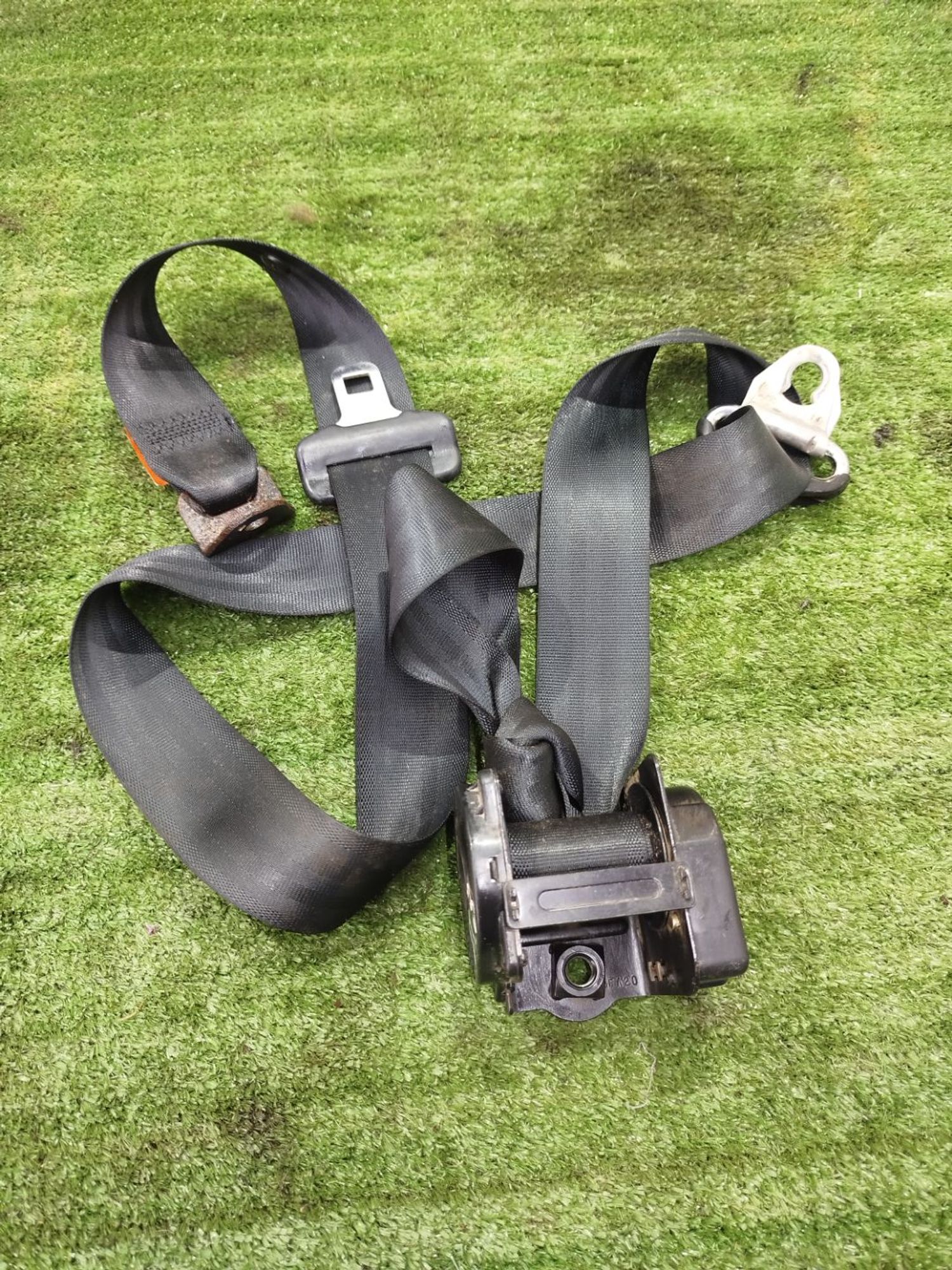 https://ycs.partsauto.market/partsauto-images/thmbs/userImages/2083c2a62fd034e59038f15de4c6b061/part/1f165daf-0d3a-4571-a2a2-a462e1a118e2_1782077014677.jpg