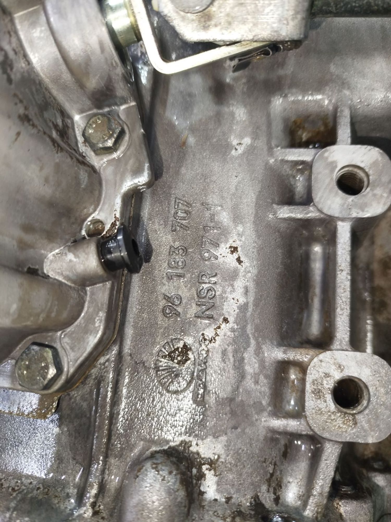 https://ycs.partsauto.market/partsauto-images/thmbs/userImages/2083c2a62fd034e59038f15de4c6b061/part/2a318e97-f85a-47d1-b0cd-4e2808d0aa1a_1782068897542.jpg