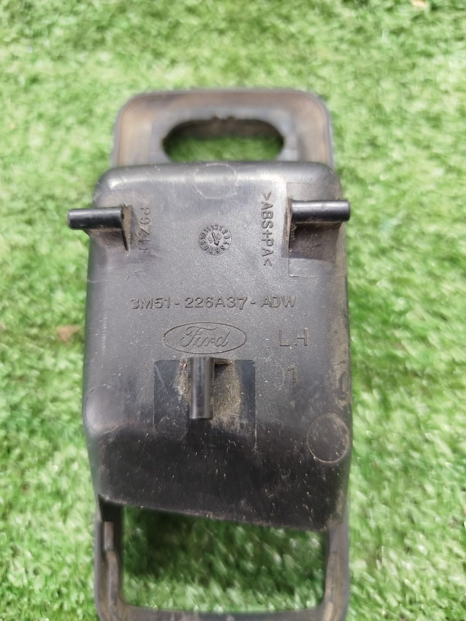 https://ycs.partsauto.market/partsauto-images/thmbs/userImages/2083c2a62fd034e59038f15de4c6b061/part/2aa466f7-0e90-4051-b9d9-c451960cc411_1785677011186.jpg