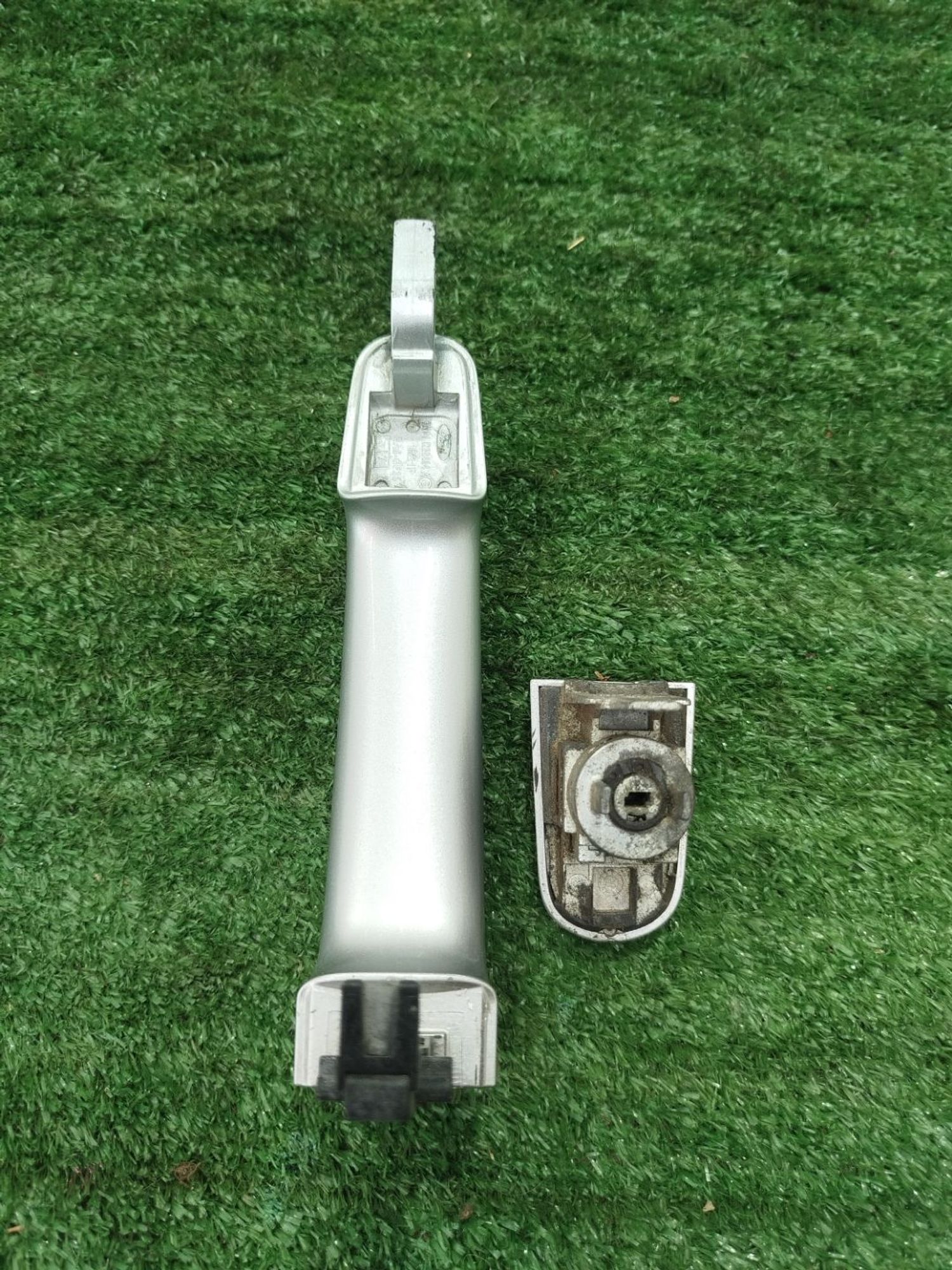 https://ycs.partsauto.market/partsauto-images/thmbs/userImages/2083c2a62fd034e59038f15de4c6b061/part/2c349d2d-ef8c-4852-81de-b8de5ff9154b_1785675819603.jpg