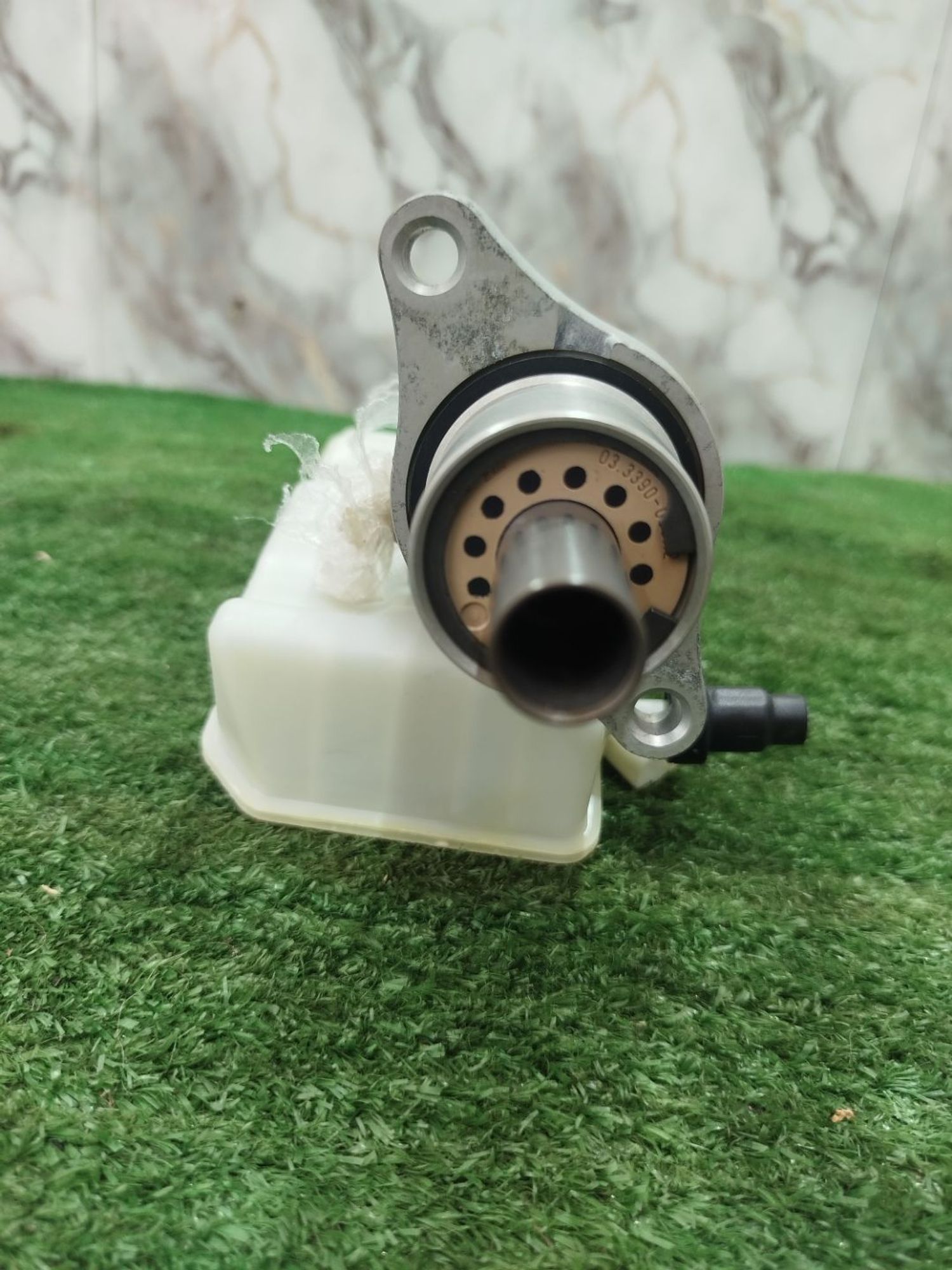 https://ycs.partsauto.market/partsauto-images/thmbs/userImages/2083c2a62fd034e59038f15de4c6b061/part/2d32d8b7-2468-4761-8c68-63265ceadf63_1785750081129.jpg