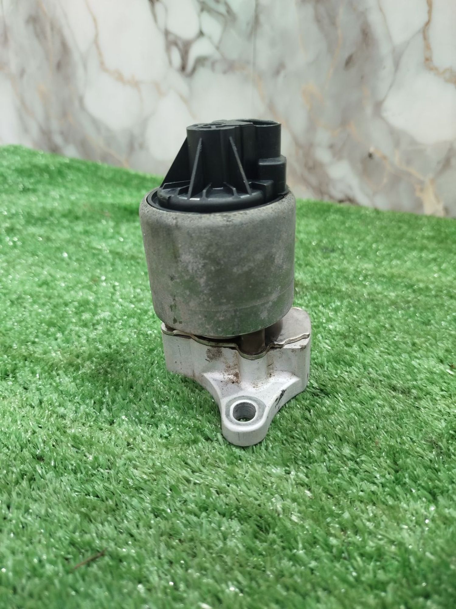 https://ycs.partsauto.market/partsauto-images/thmbs/userImages/2083c2a62fd034e59038f15de4c6b061/part/30490666-4dde-4c38-b85d-55269f9b673a_1780056765958.jpg