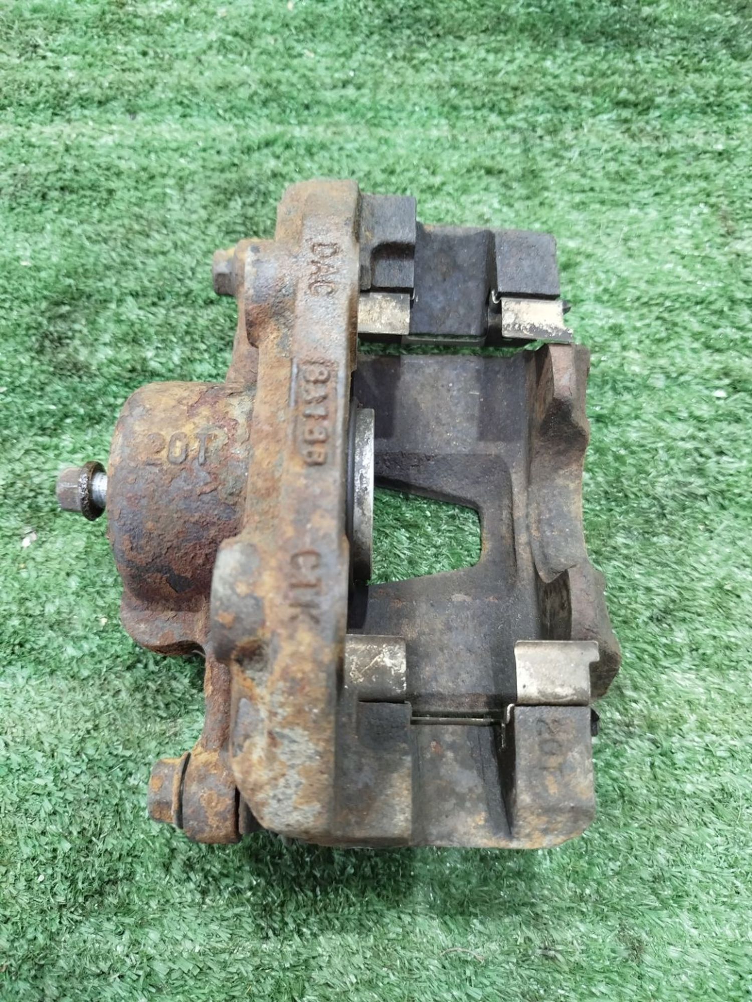 https://ycs.partsauto.market/partsauto-images/thmbs/userImages/2083c2a62fd034e59038f15de4c6b061/part/34b16b25-8ec6-43c5-baf8-f7d640d2ecb2_1780047850562.jpg
