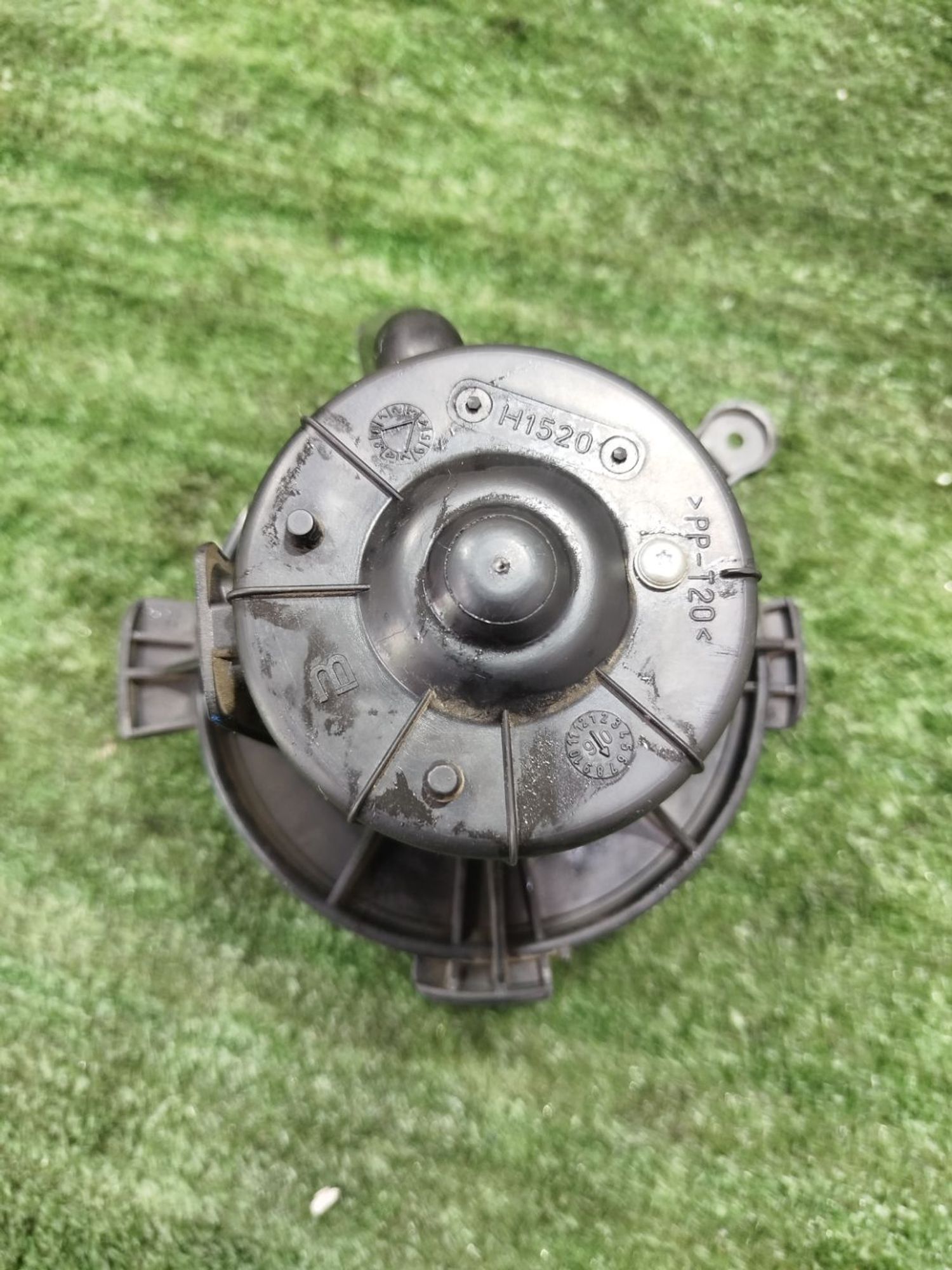 https://ycs.partsauto.market/partsauto-images/thmbs/userImages/2083c2a62fd034e59038f15de4c6b061/part/3688bcb1-1bb9-407e-970a-85f253b0f40c_1779214356728.jpg