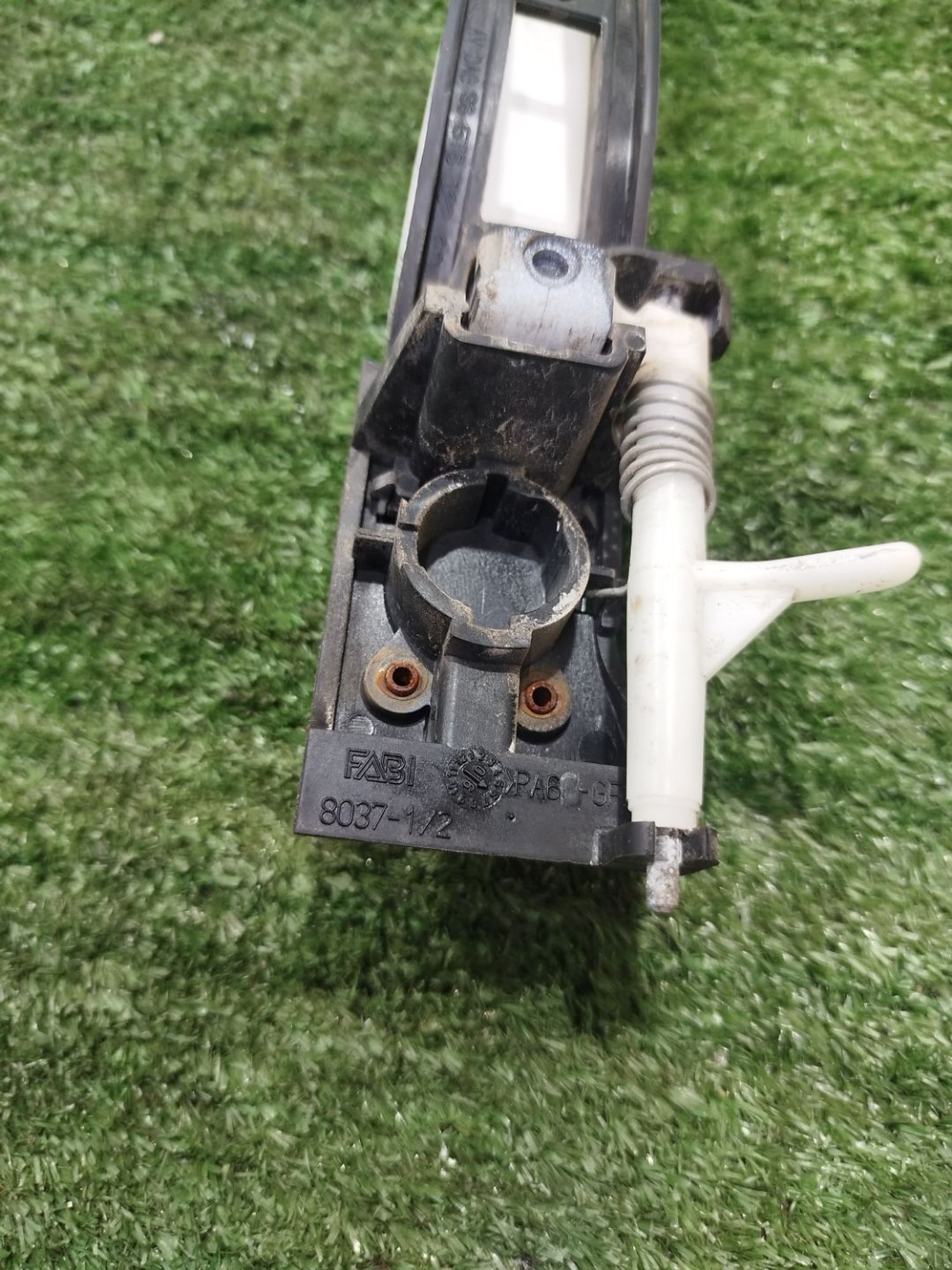https://ycs.partsauto.market/partsauto-images/thmbs/userImages/2083c2a62fd034e59038f15de4c6b061/part/3adbef0b-d83f-44e0-96bb-8b16926f78c4_1779873191238.jpg