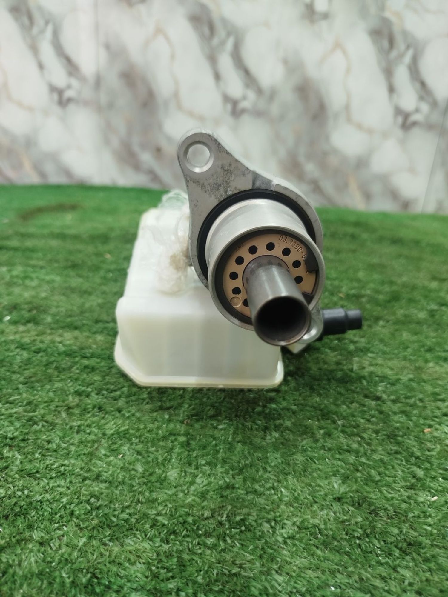 https://ycs.partsauto.market/partsauto-images/thmbs/userImages/2083c2a62fd034e59038f15de4c6b061/part/3eb0c408-838c-40e0-b808-a0a425fb6027_1785750066490.jpg