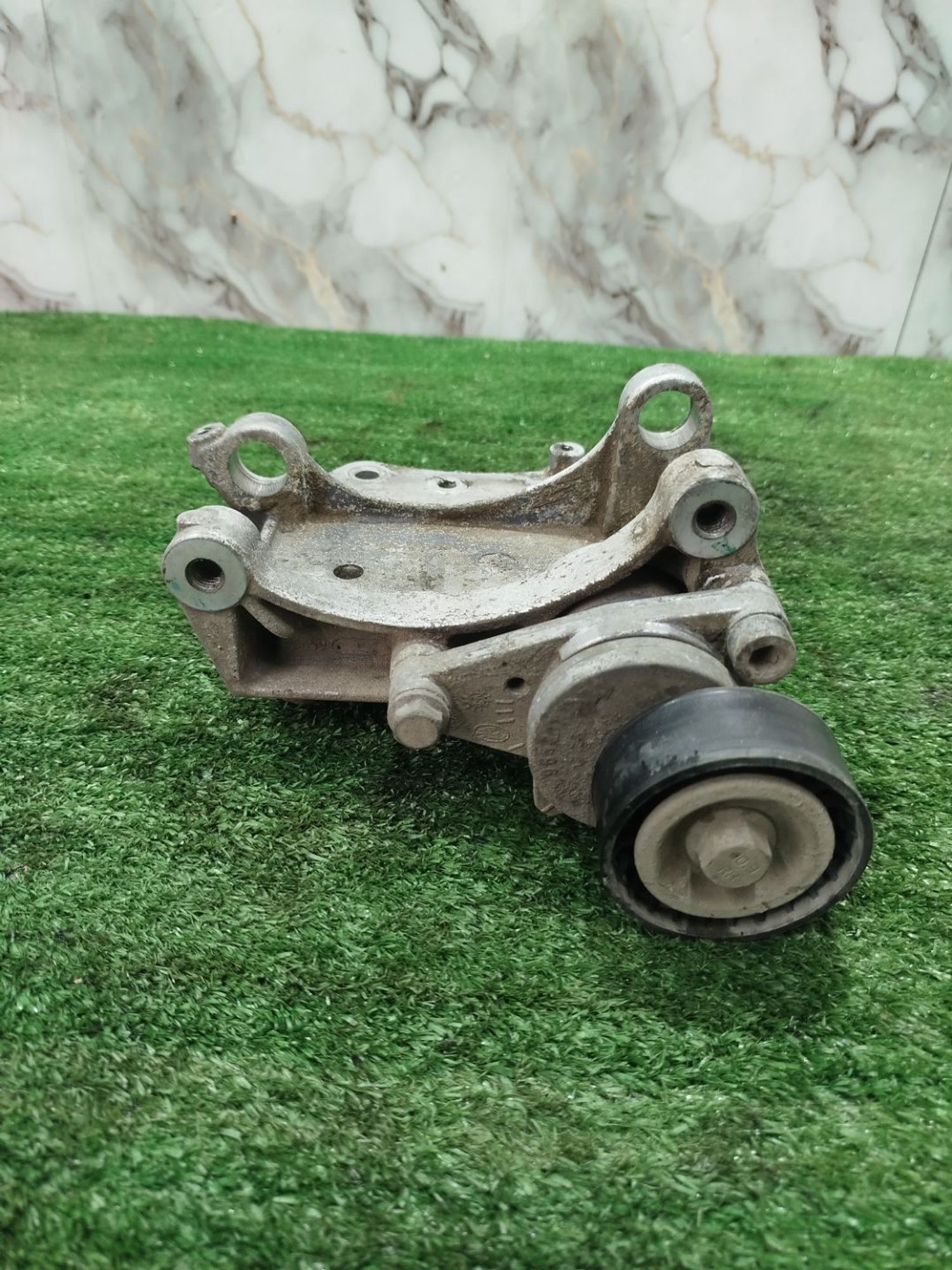 https://ycs.partsauto.market/partsauto-images/thmbs/userImages/2083c2a62fd034e59038f15de4c6b061/part/404703f4-7526-4ffb-bc9a-359b25b185e7_1779875130241.jpg