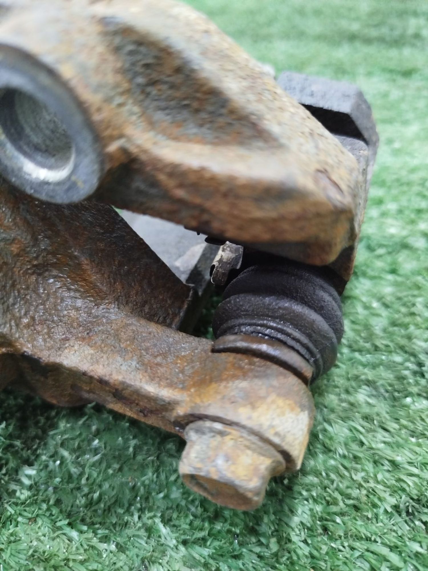 https://ycs.partsauto.market/partsauto-images/thmbs/userImages/2083c2a62fd034e59038f15de4c6b061/part/41965e6d-ee77-4d4d-951b-fa00c93bac43_1780047775388.jpg
