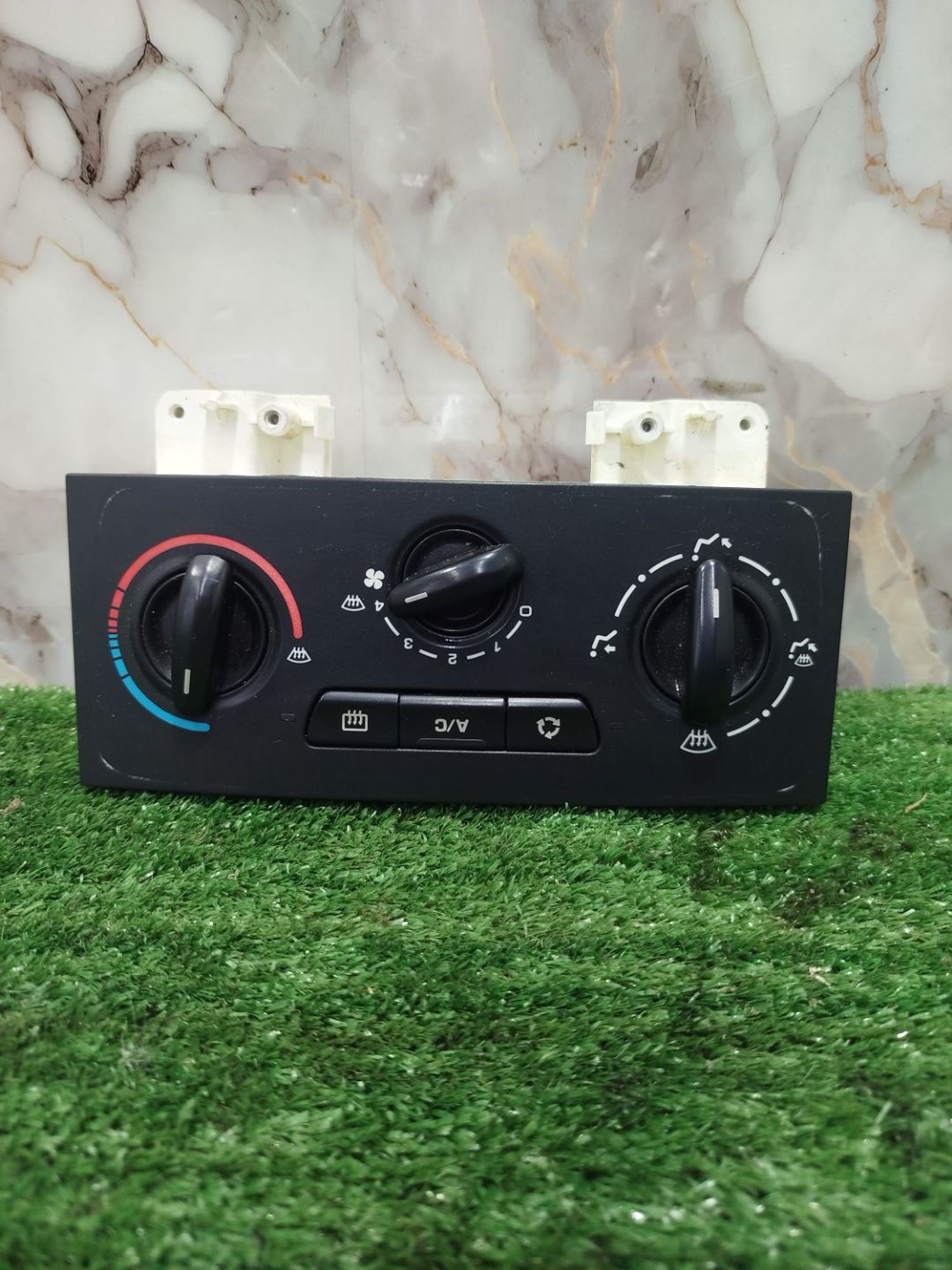 https://ycs.partsauto.market/partsauto-images/thmbs/userImages/2083c2a62fd034e59038f15de4c6b061/part/428f7e31-a74d-4cc9-af63-1009acb235eb_1779304683625.jpg
