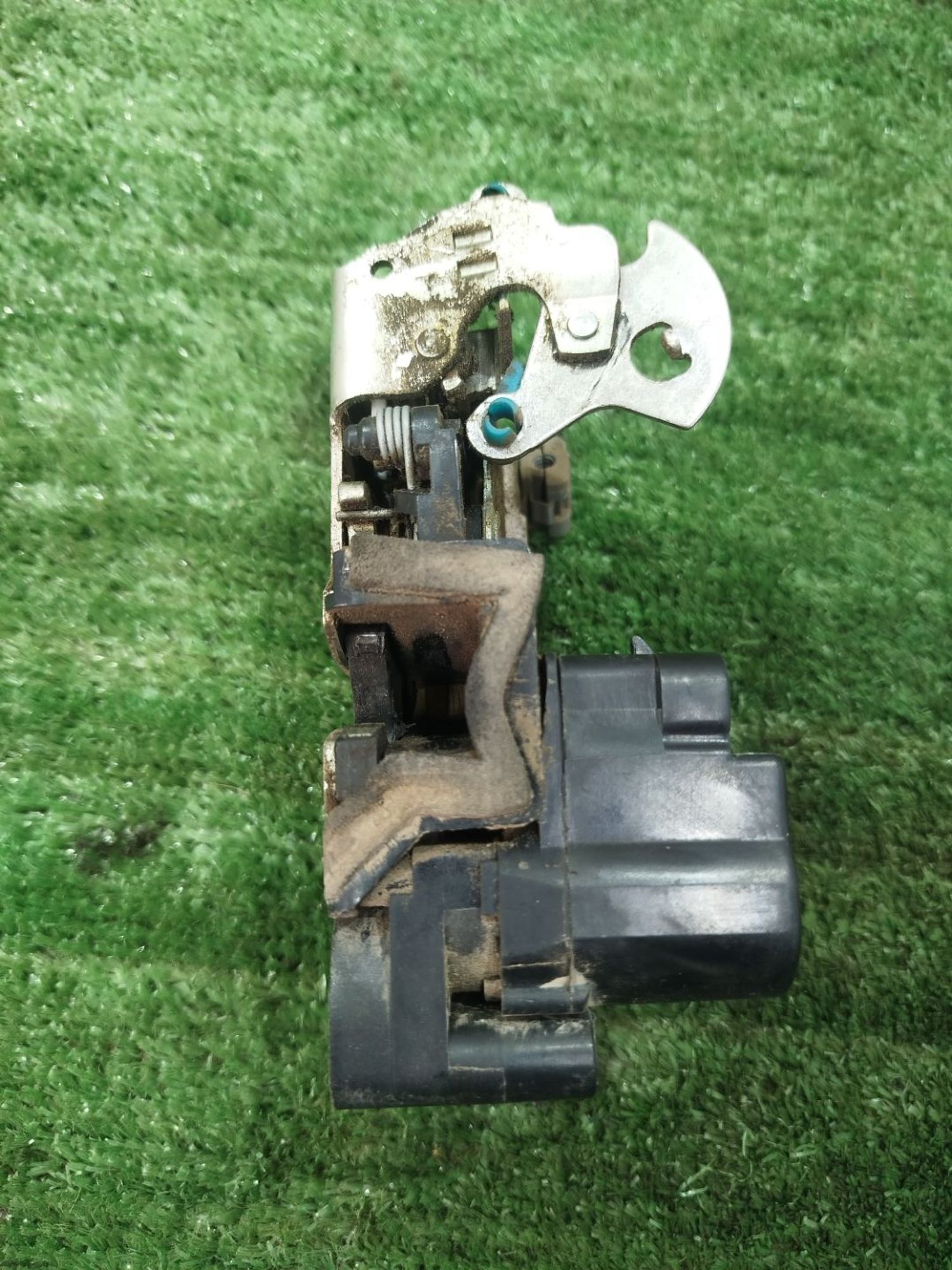 https://ycs.partsauto.market/partsauto-images/thmbs/userImages/2083c2a62fd034e59038f15de4c6b061/part/48b6023d-550a-4d54-ac68-445647c26be3_1780054271821.jpg